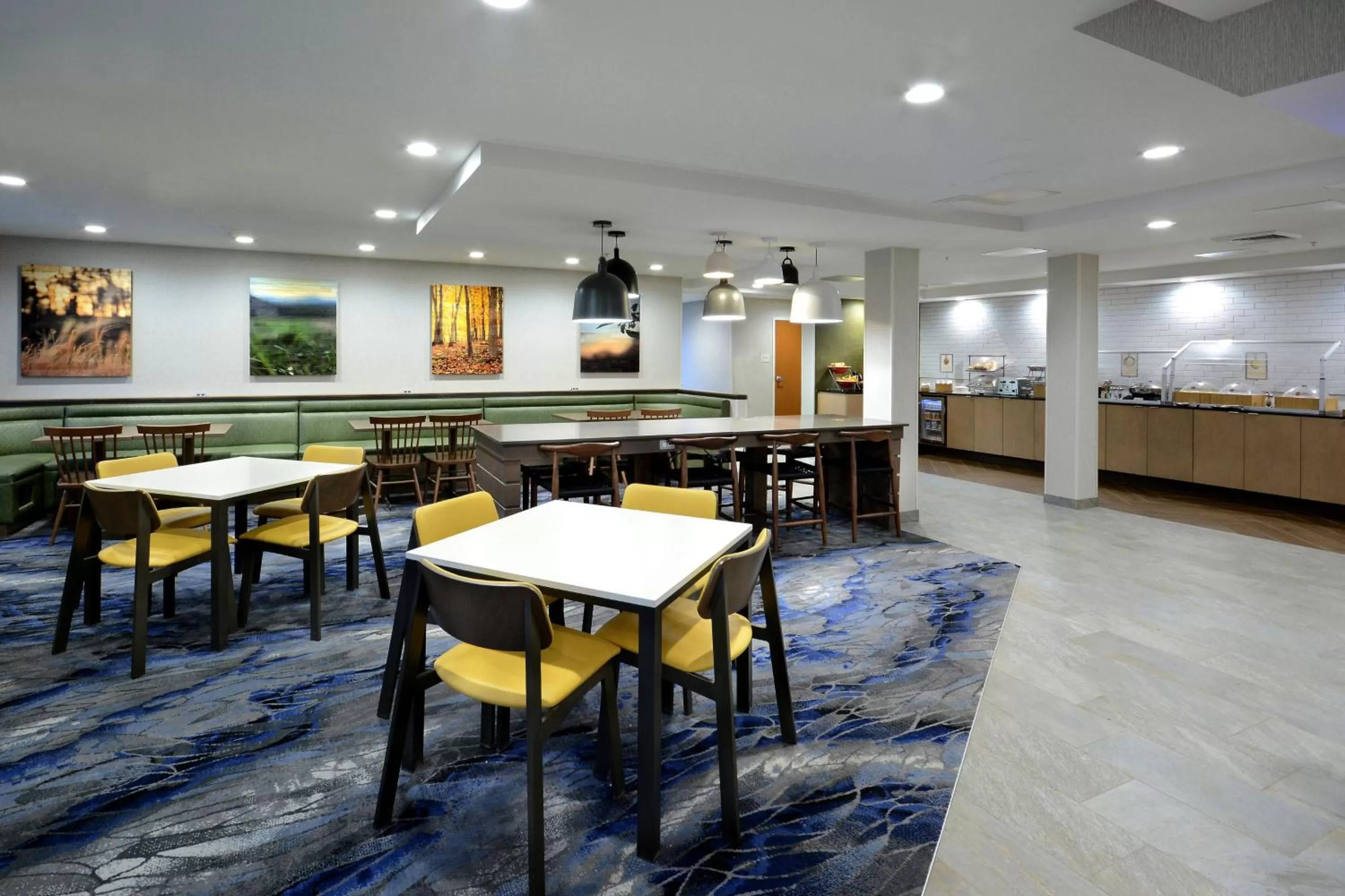 Breakfast in Fairfield Inn Greensboro Airport