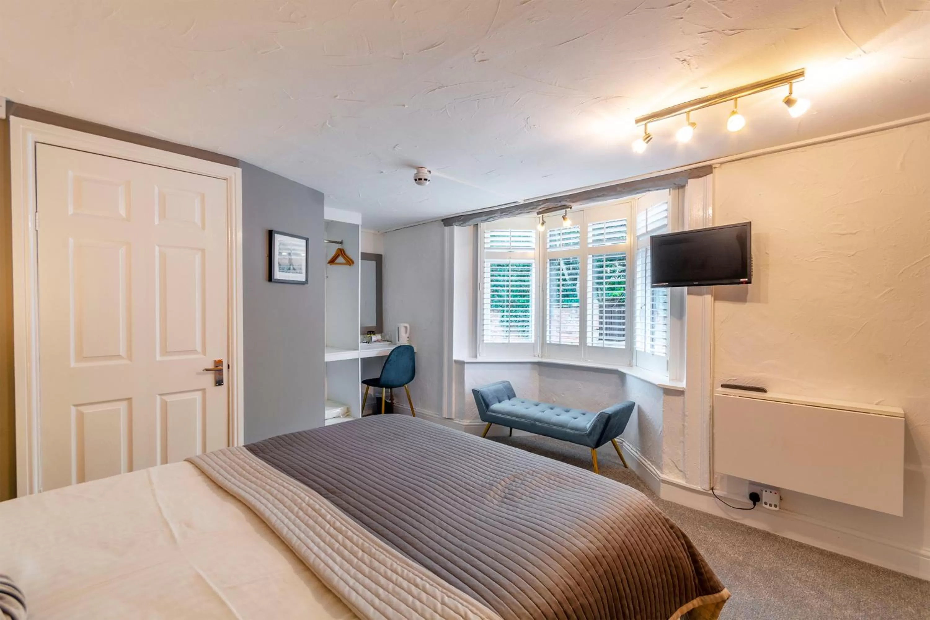 Bedroom, Bed in The Forest Lodge