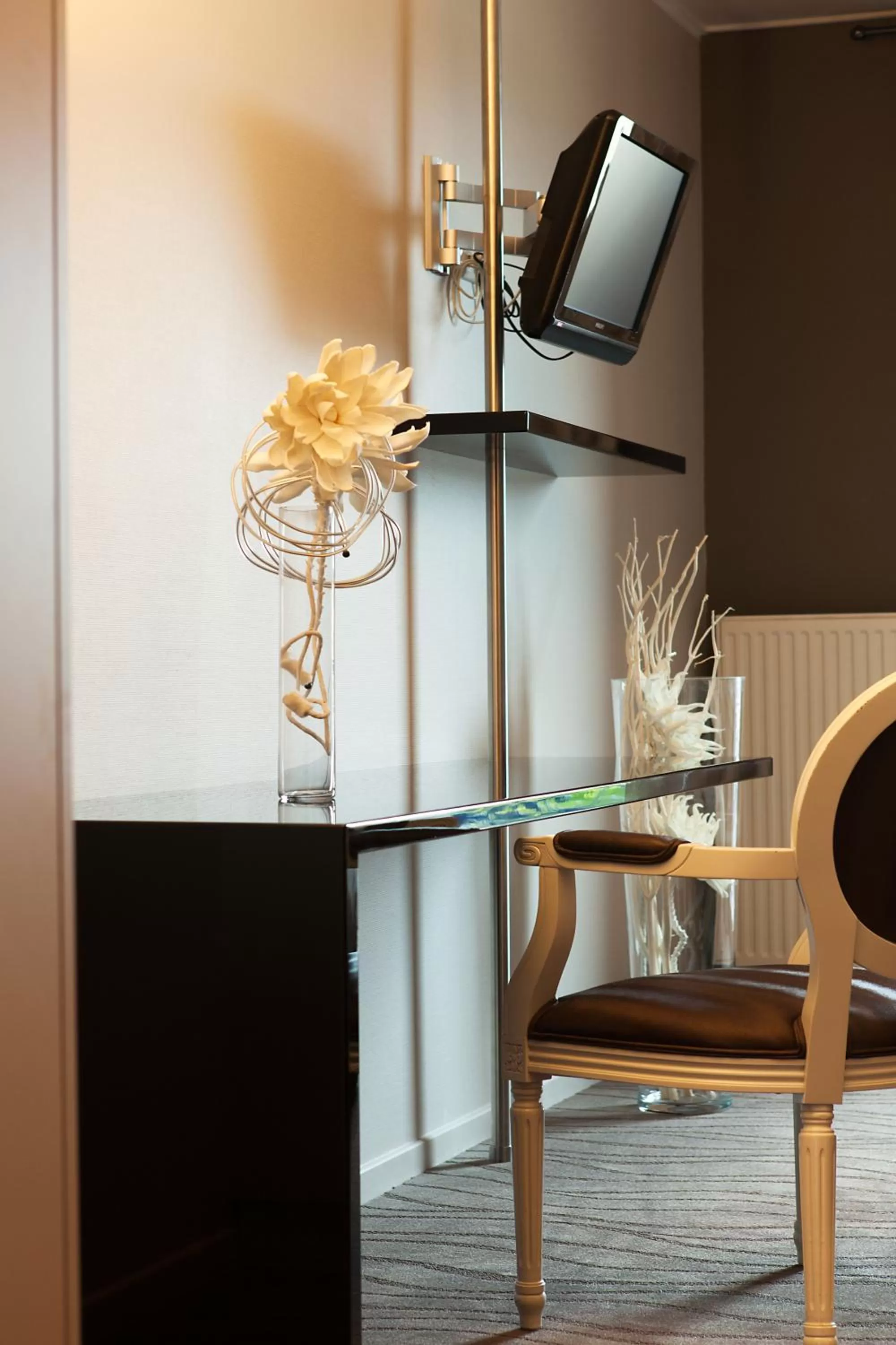 TV and multimedia in Hotel Restaurant Les Capucins