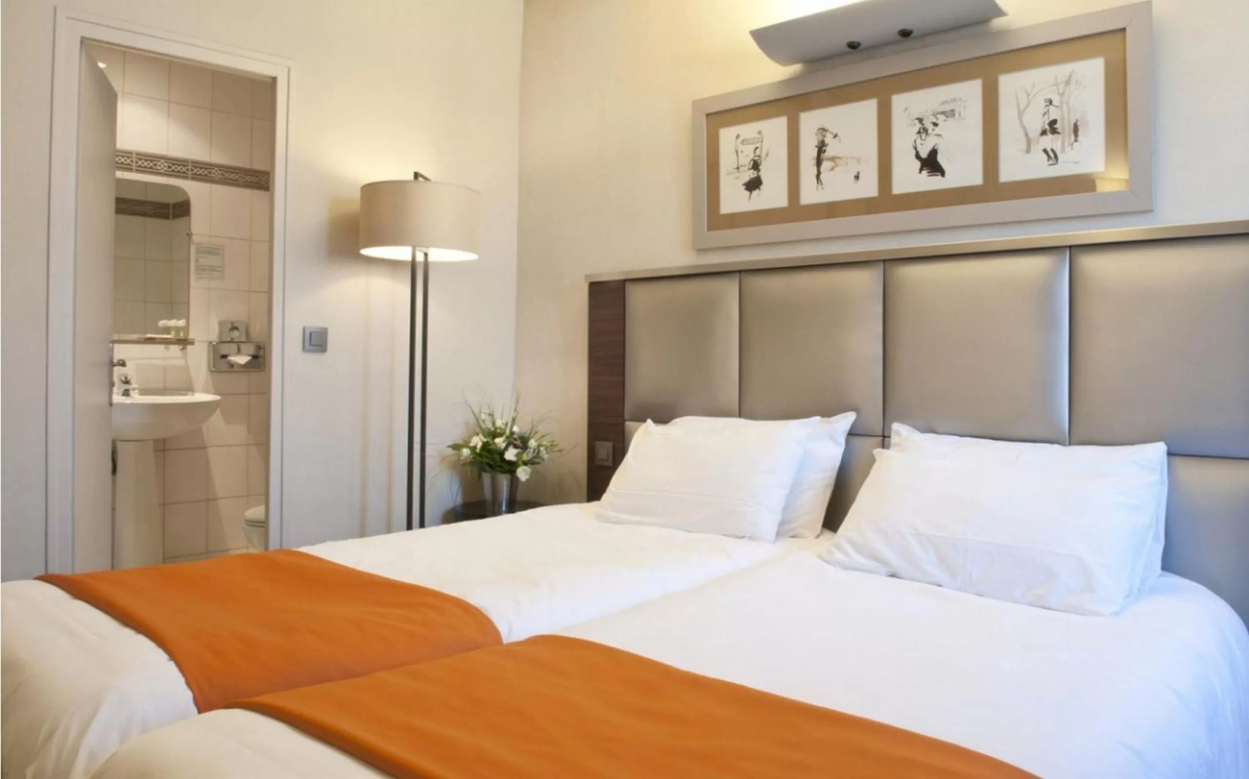 Bedroom, Bed in Hotel Berne Opera