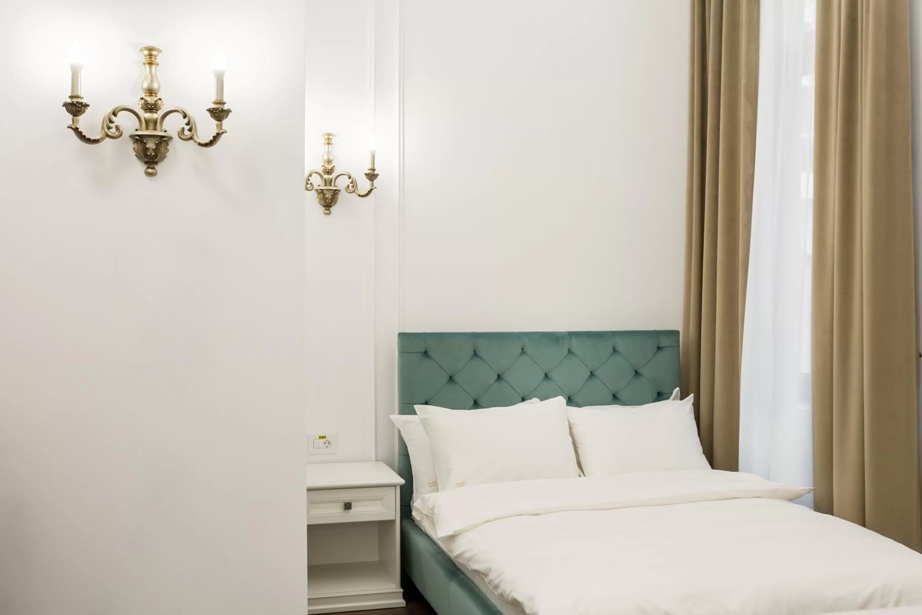 Bed in Lahovary Palace Hotel