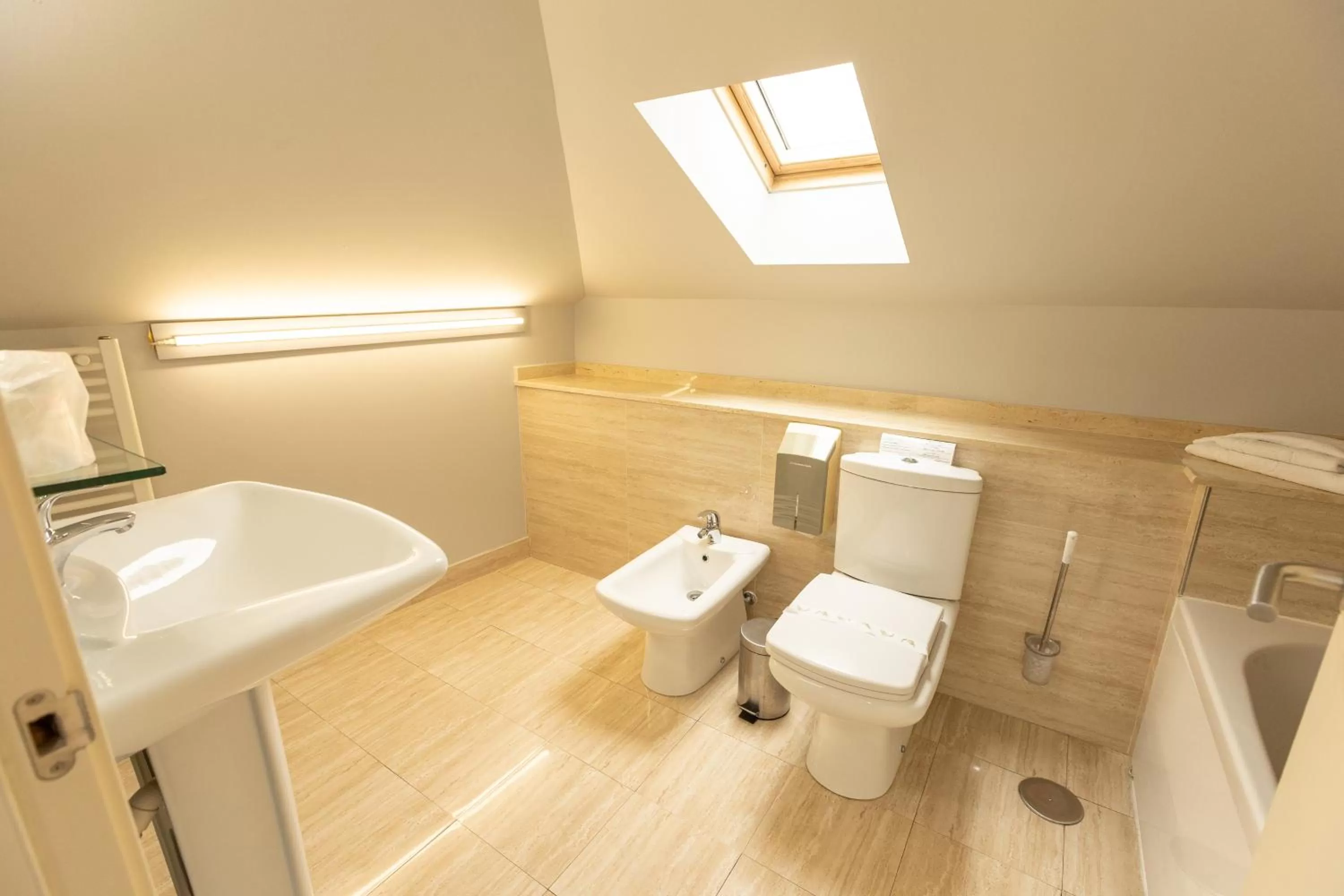 bidet in Hotel Montedobra