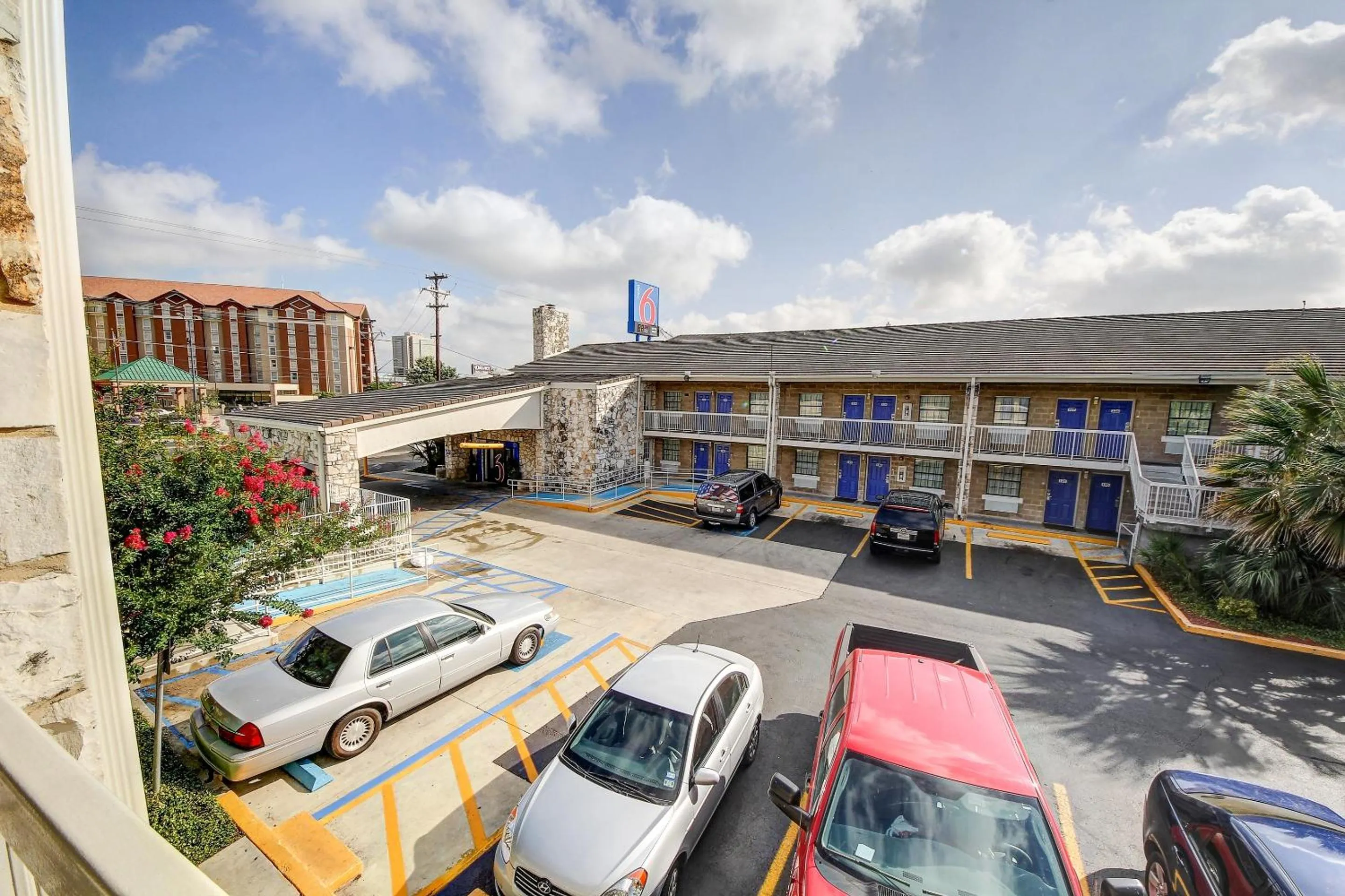 Property building in Motel 6-San Antonio, TX - Northwest Medical Center