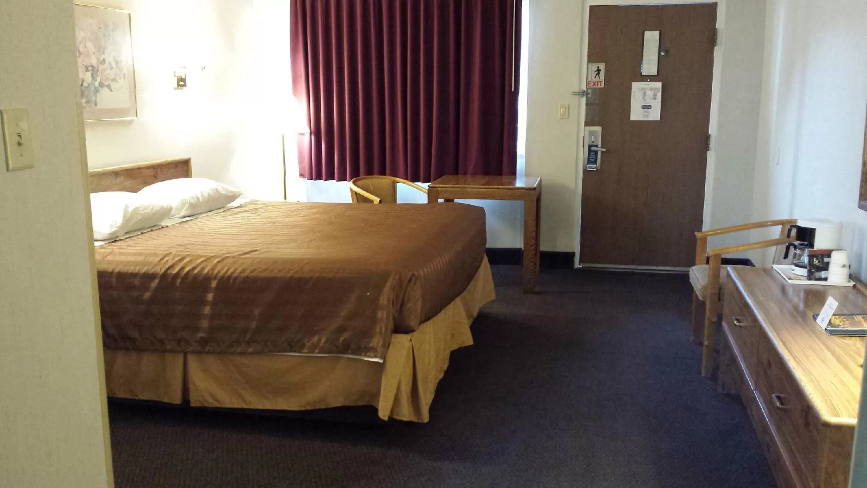 2 Queen Beds, Mobility Accessible Room, Bathtub w/Grab Bars, Non-Smoking in Travelodge by Wyndham Page, View of Lake Powell