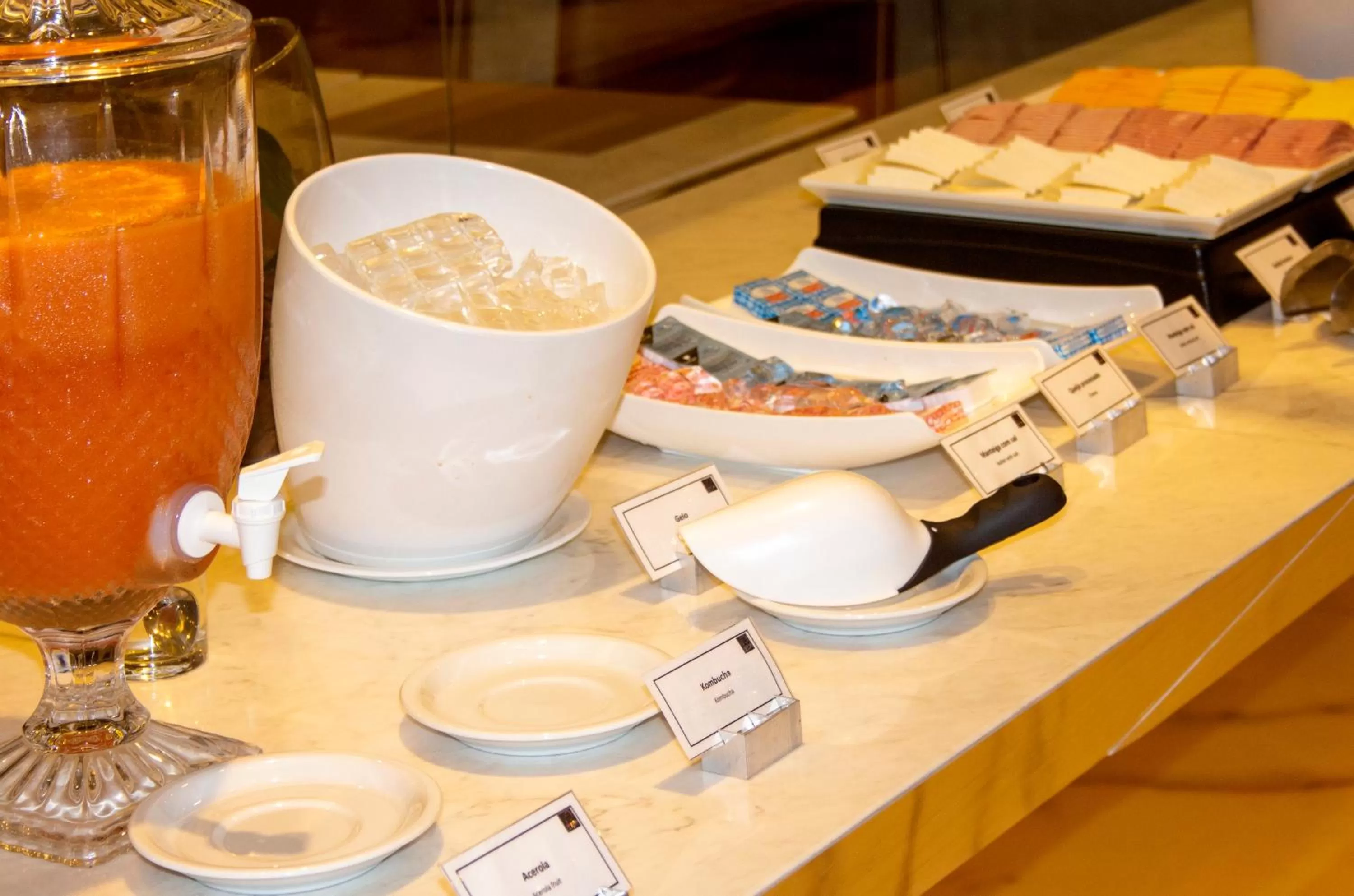 Restaurant/places to eat in Lets Idea Brasília Hotel