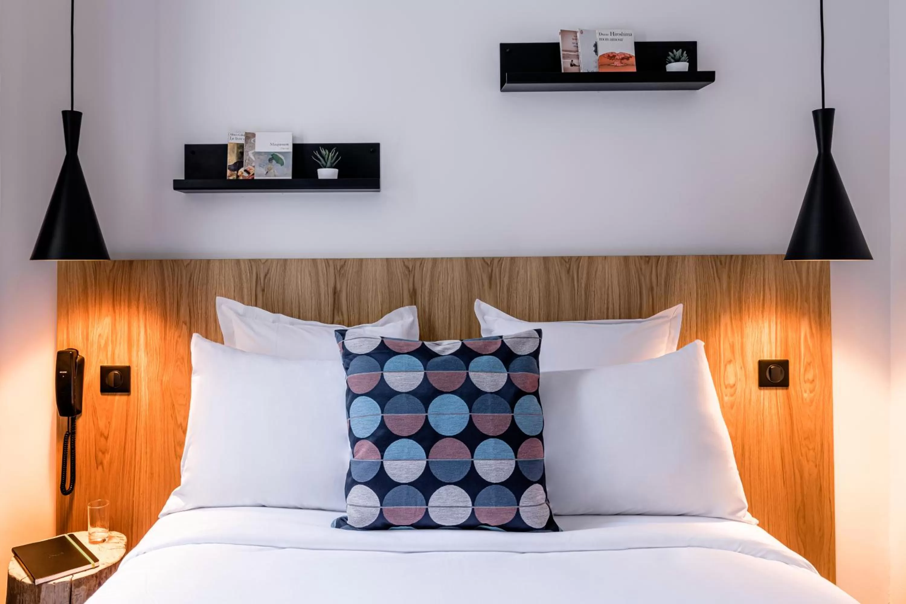 Bed in 9Hotel Bastille-Lyon