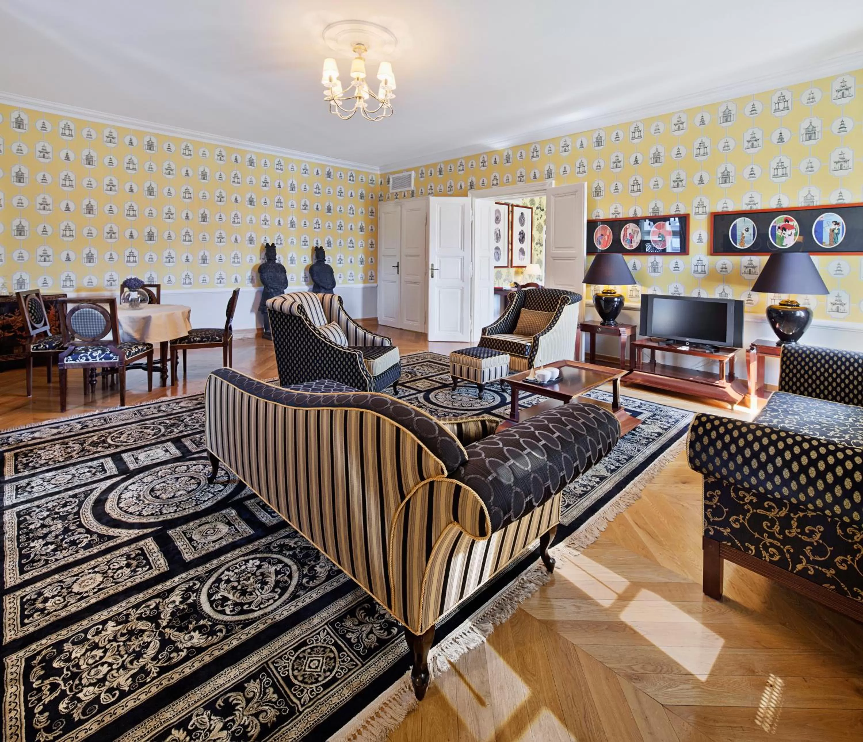 TV and multimedia in The Bonerowski Palace Boutique Hotel