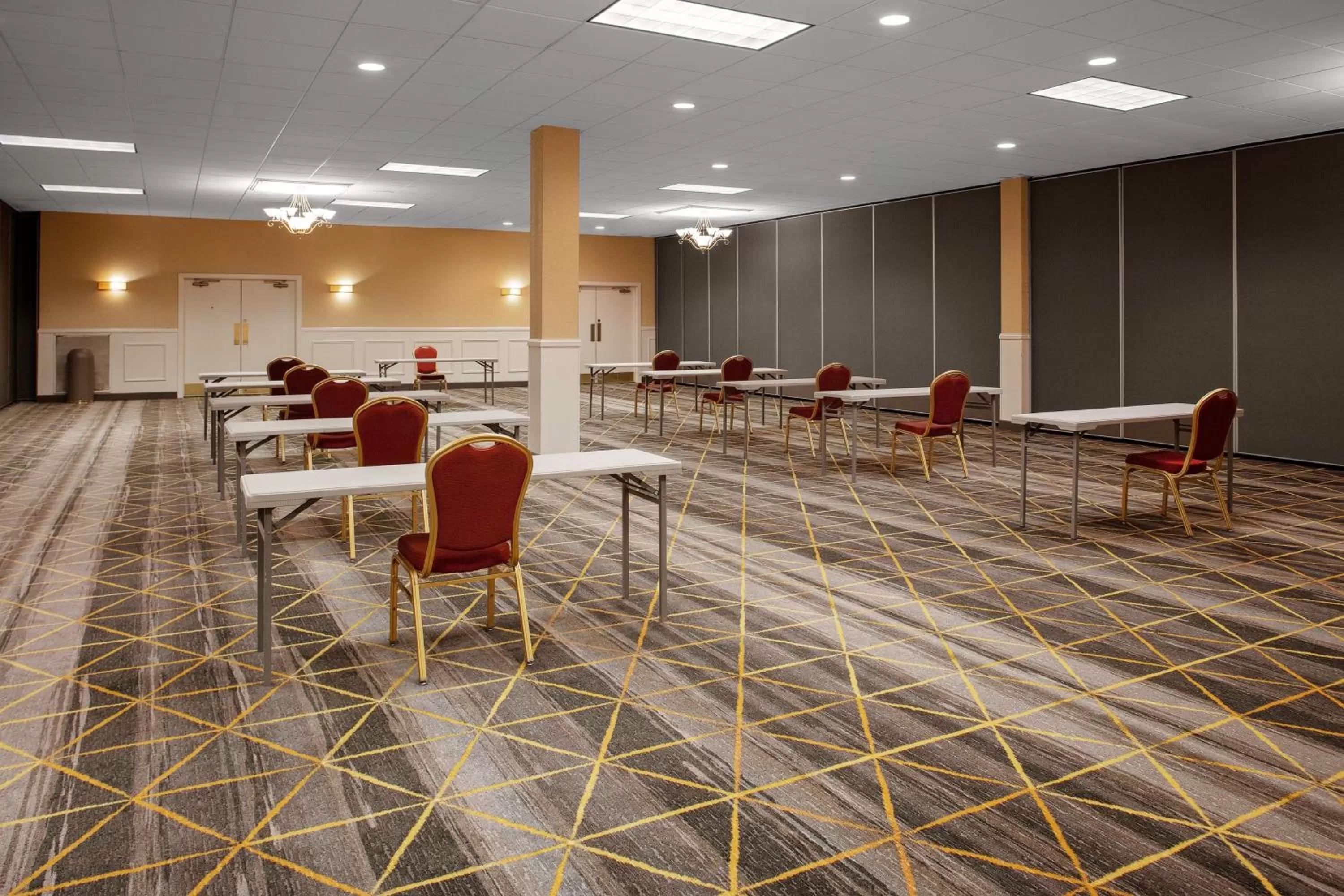 Meeting/conference room in Holiday Inn & Suites Boston Peabody by IHG