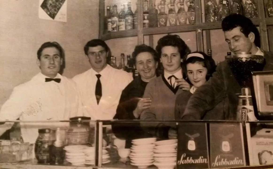 Lounge or bar in Hotel Pizzeria Ristorante "Al Leone"