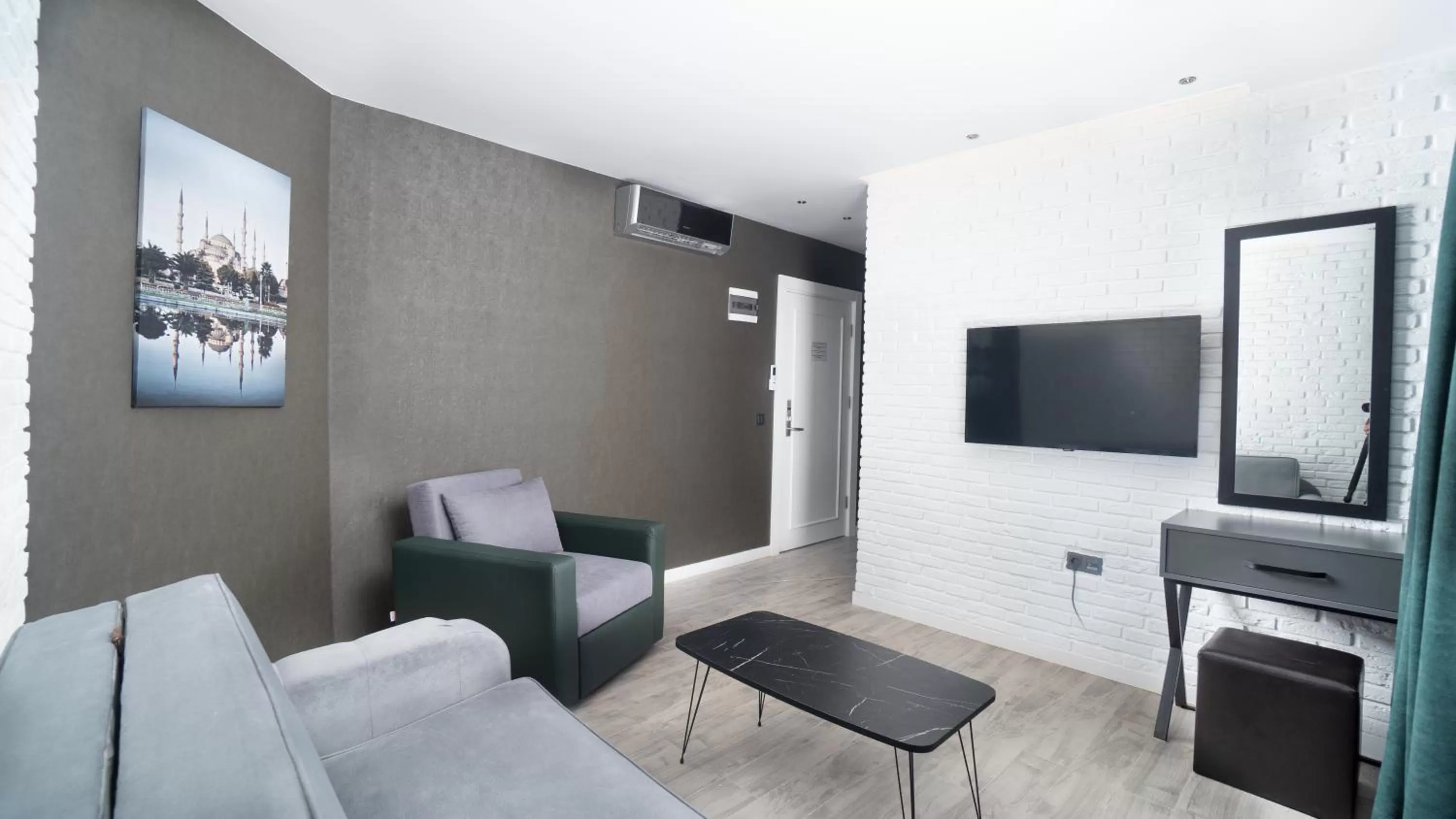 Seating Area in Estera Hotel Silent