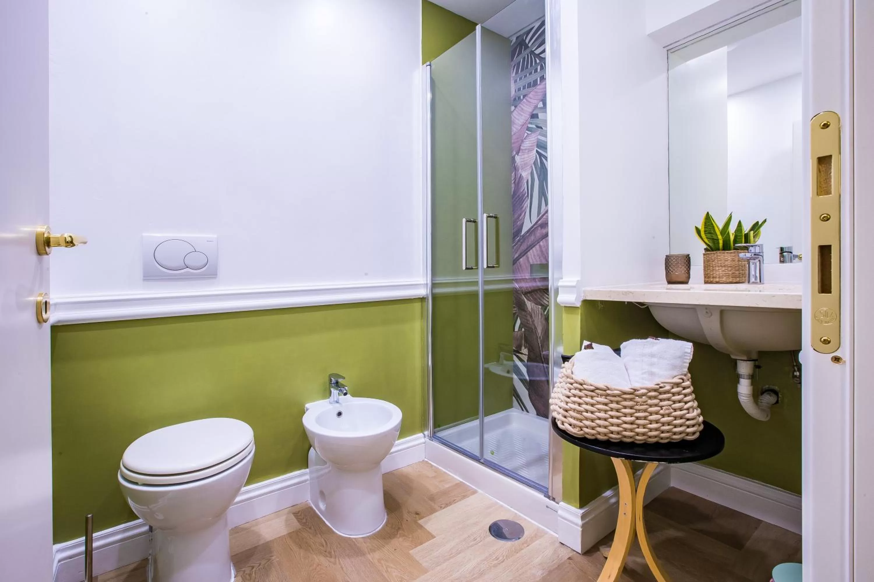 Shower in Hold Rome - Luxury Suites