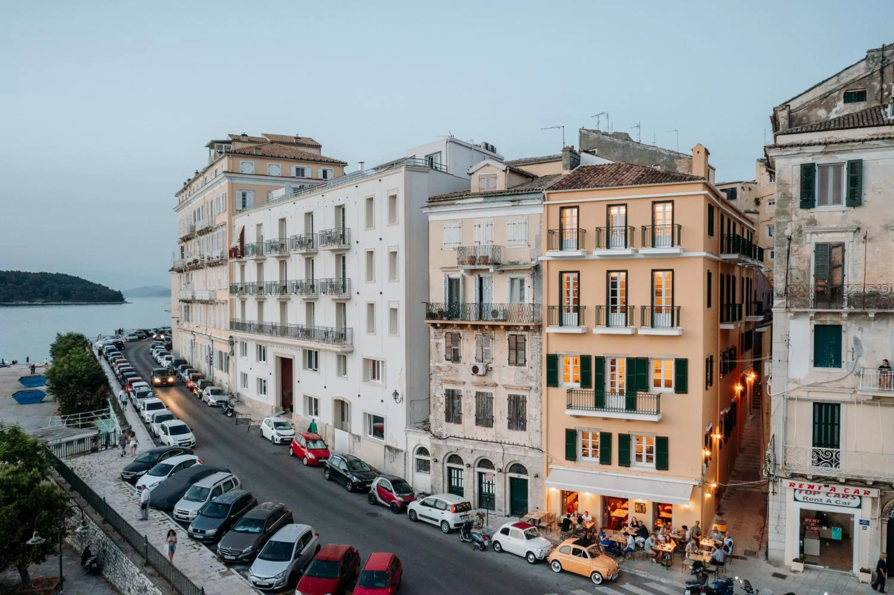 Property building in New York Luxury Suites