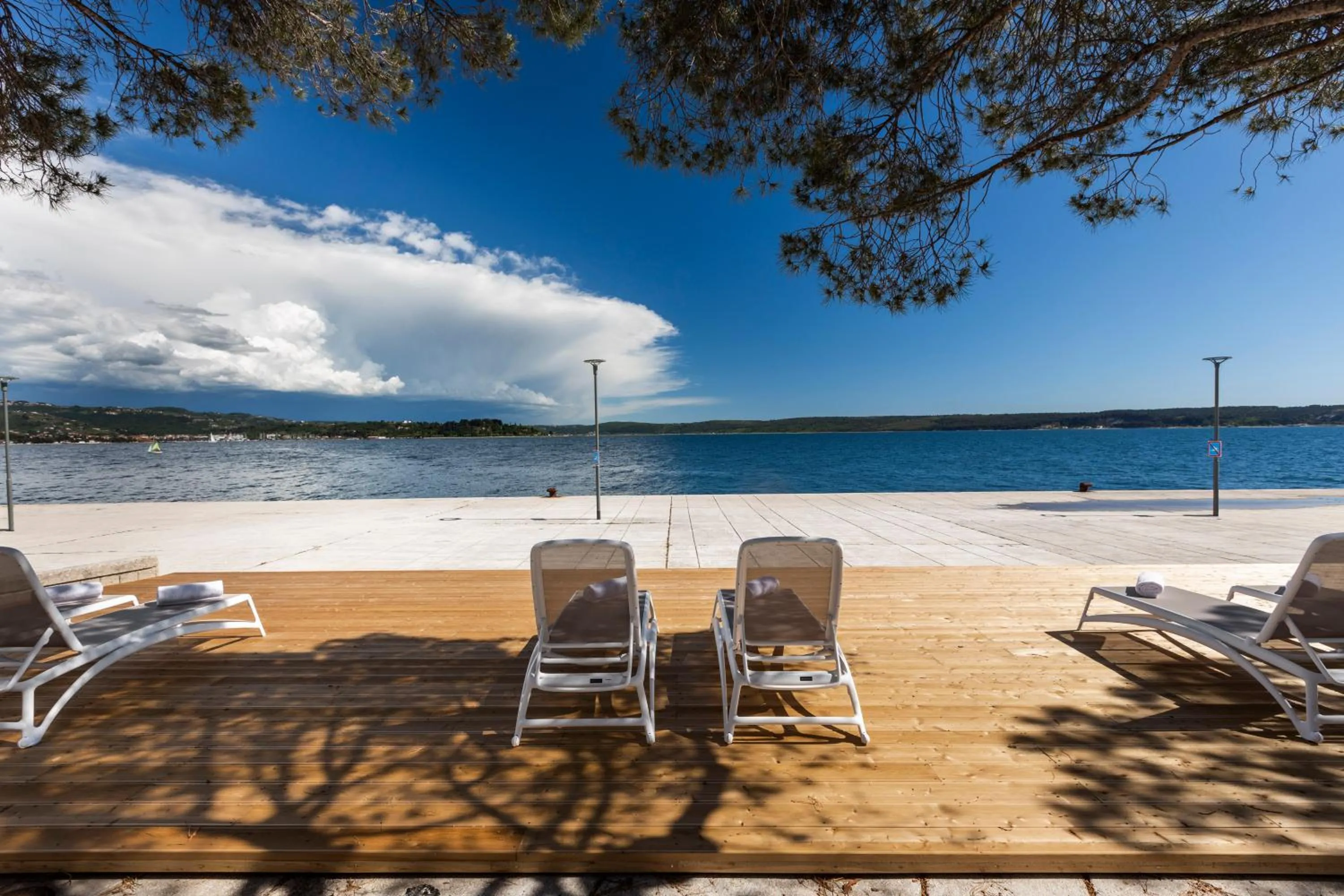 Summer in Hotel Histrion