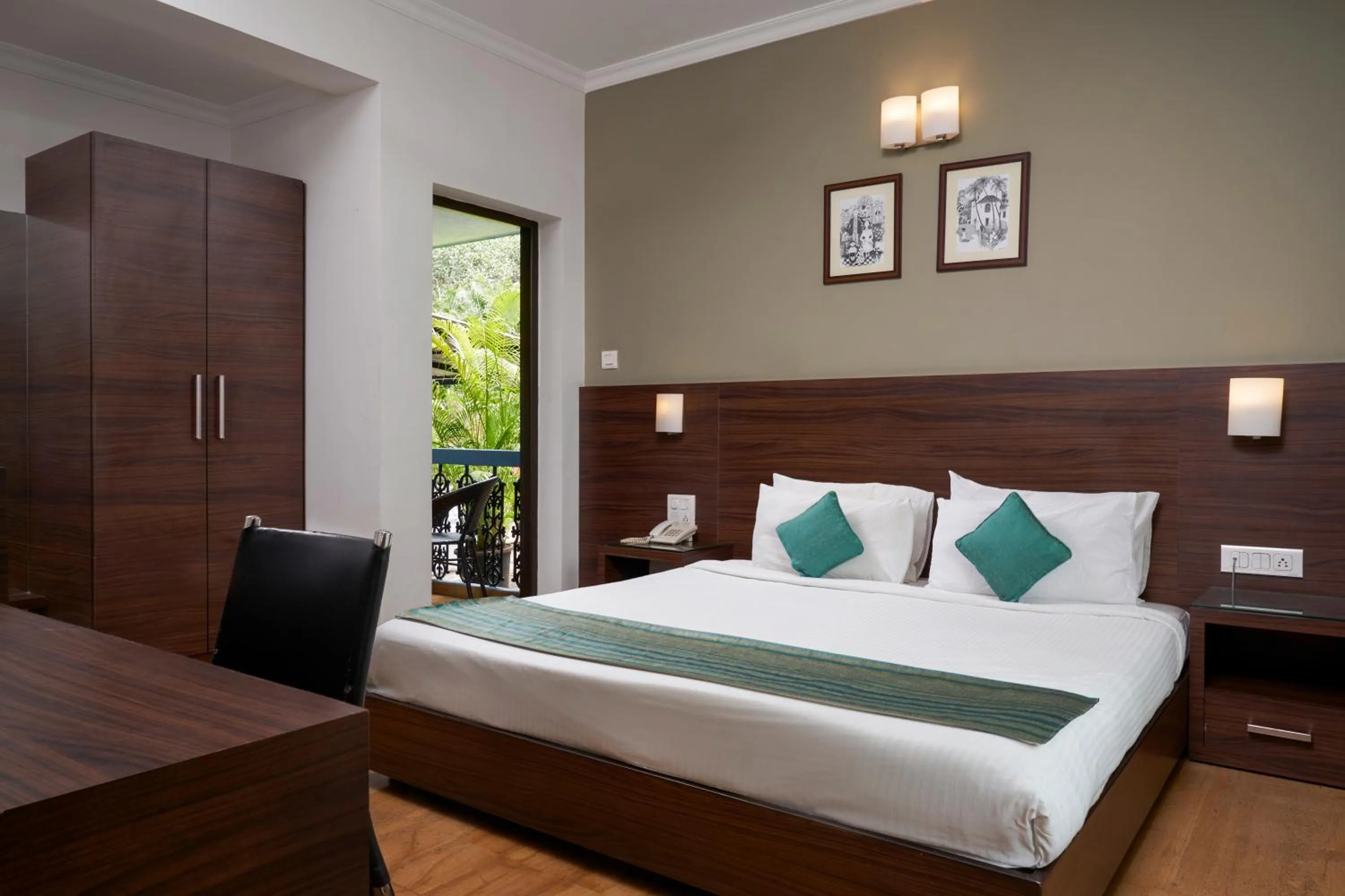 Bed in The Hawaii Comforts Panjim Donapaula