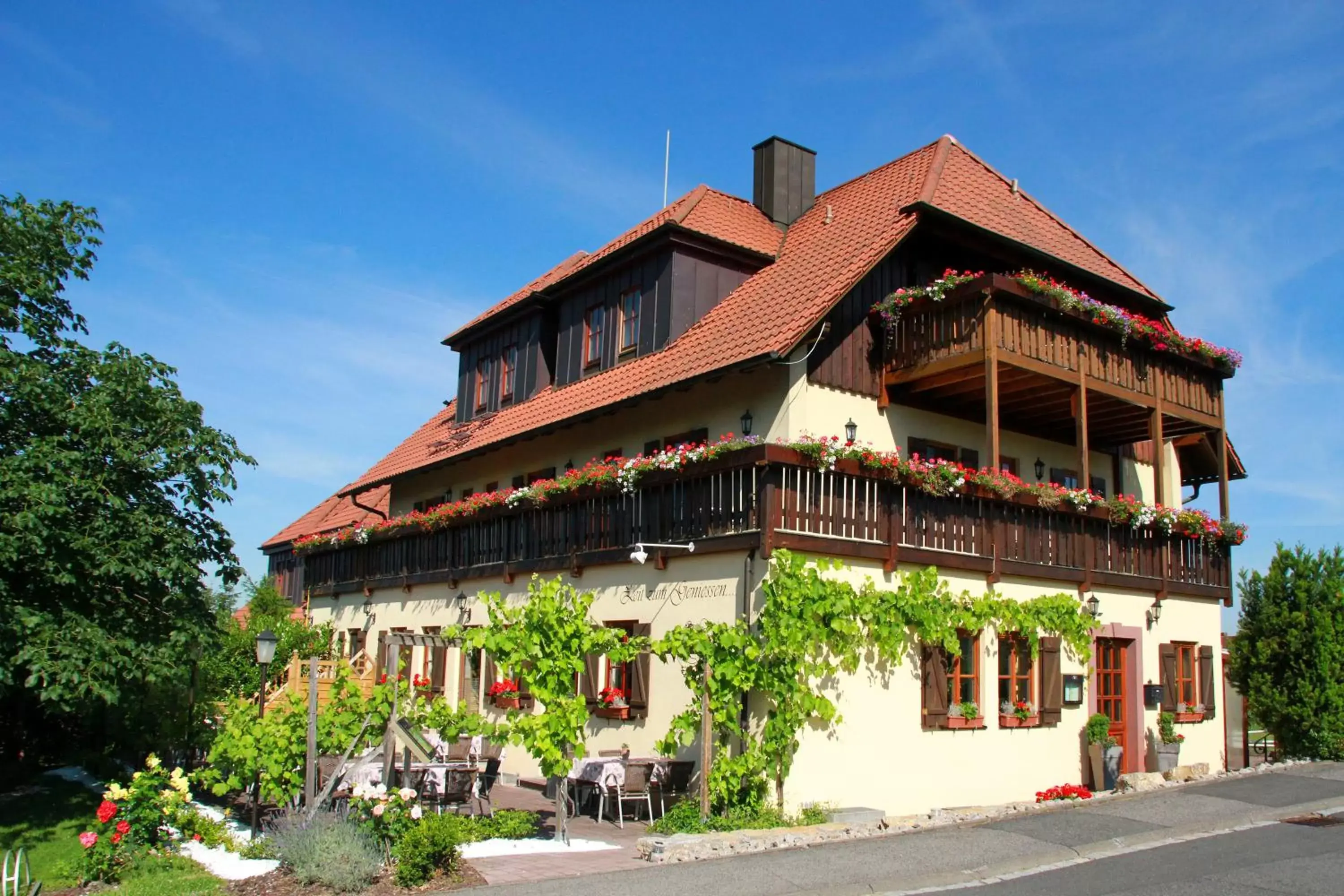 Hotel & Gasthof zum Rödelseer Schwan Hotel & Gasthof zum Rödelseer Schwan