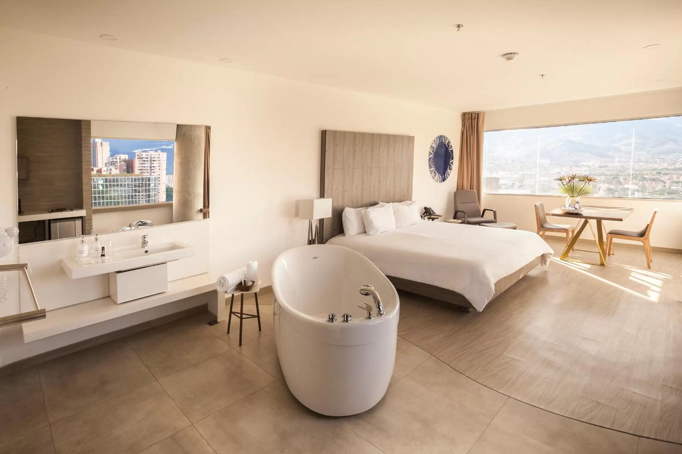 Decorative detail, Bed in Viaggio Medellín Grand Select