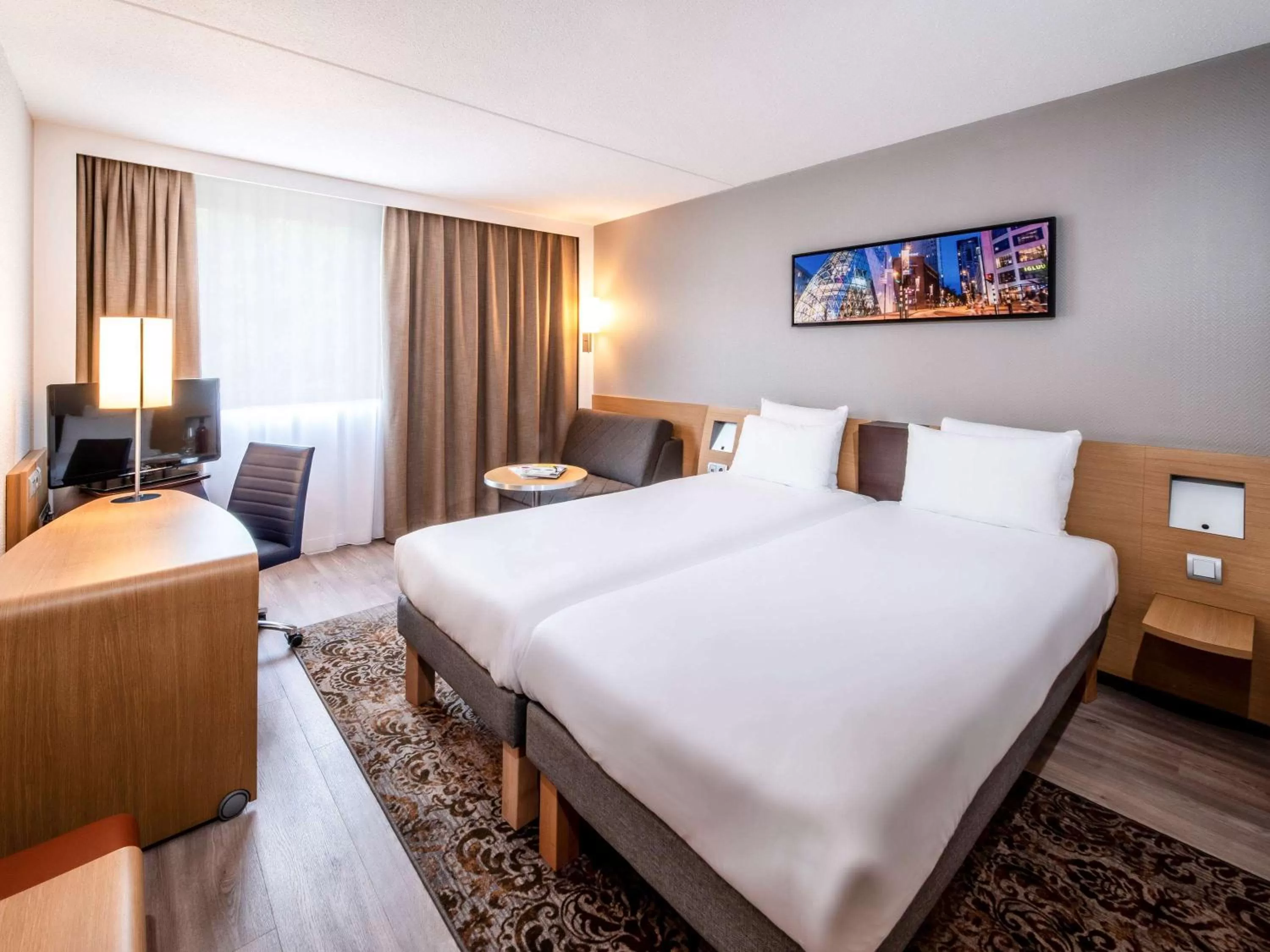 Photo of the whole room, Bed in Novotel Rotterdam - Schiedam