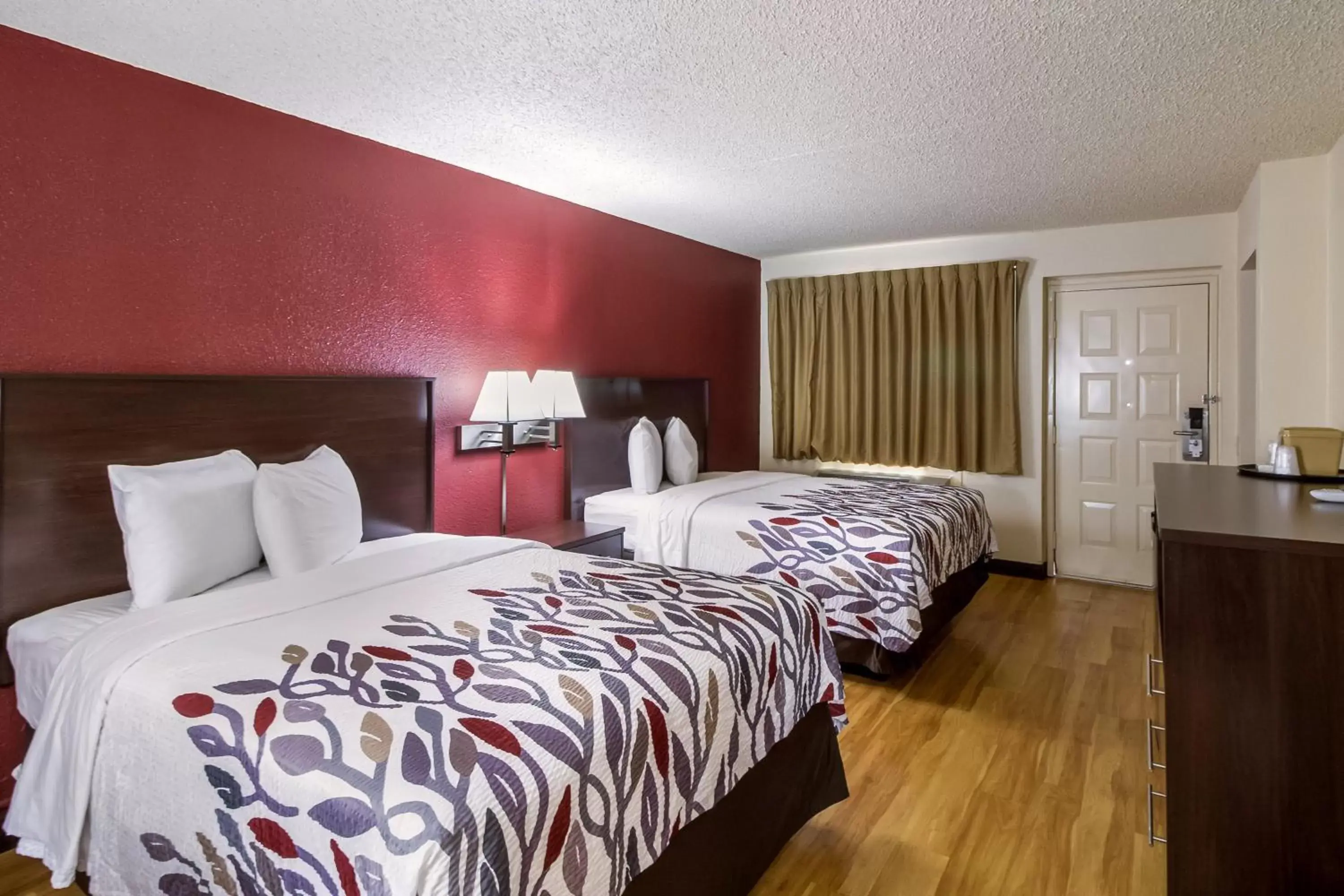 Deluxe Two Double Beds with Roll-In Shower - Non-Smoking/Disability Access in Red Roof Inn Houston East I-10 Deluxe Two Double Beds with Roll-In Shower - Non-Smoking/Disability Access in Red Roof Inn Houston East I-10