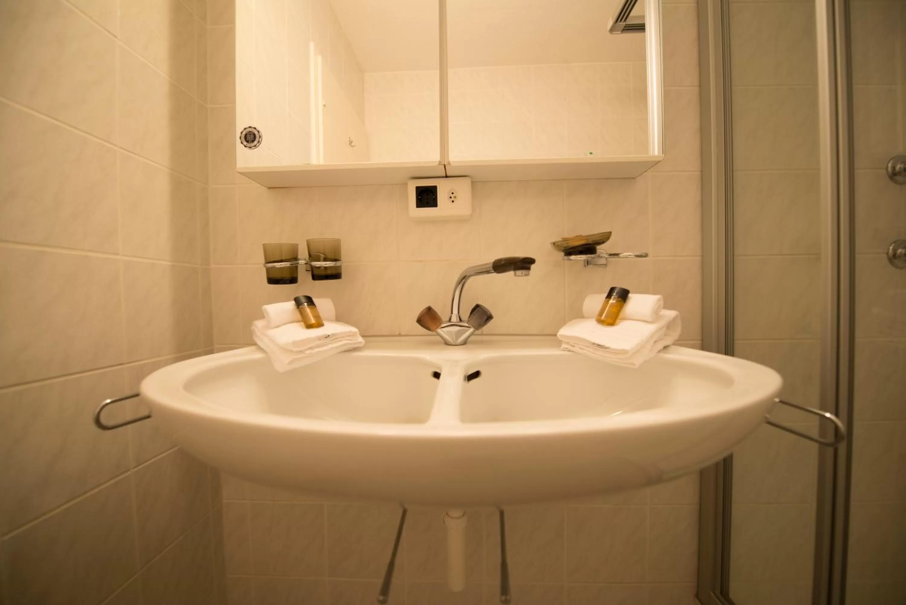 Bathroom in Spenglers Inn