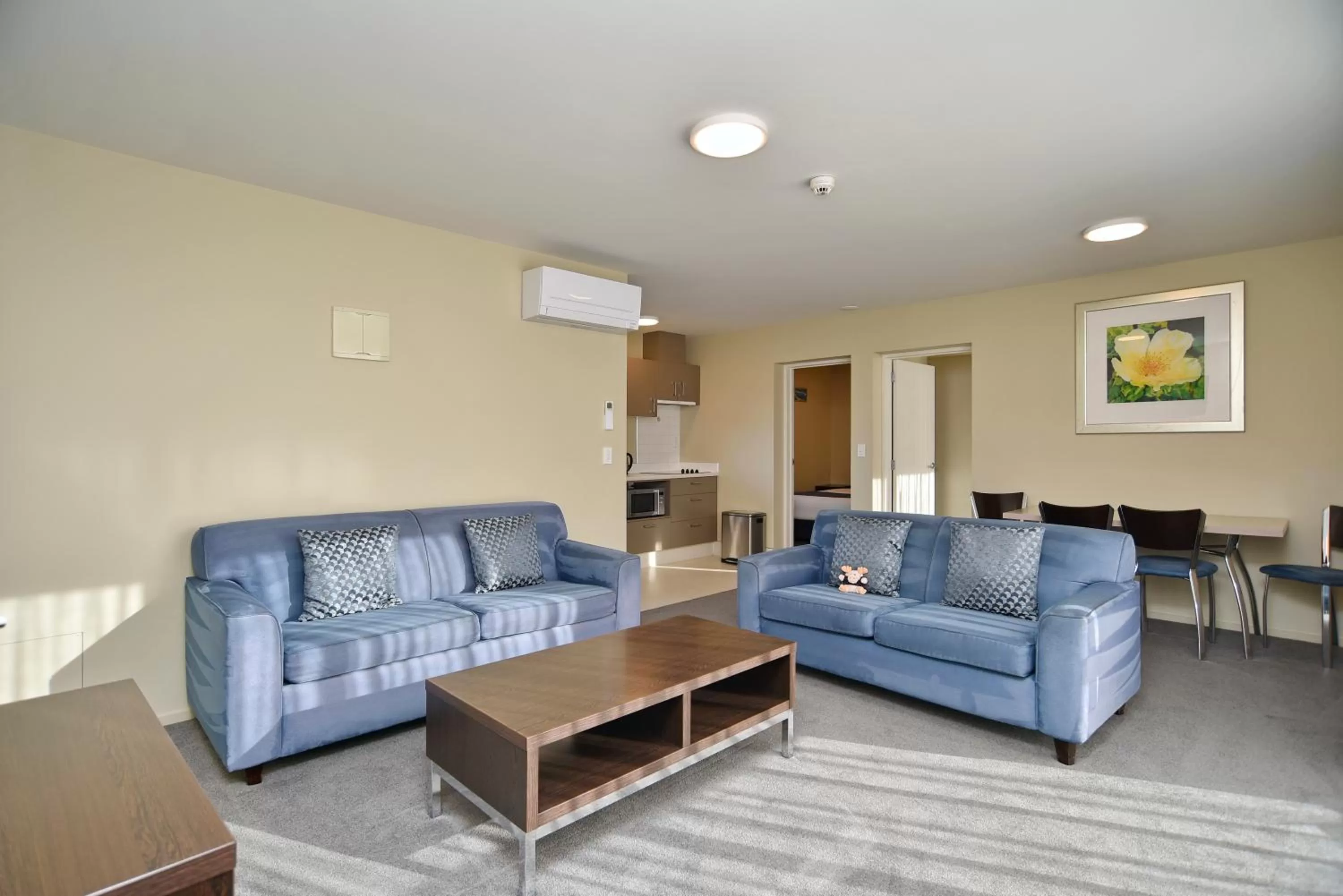 Photo of the whole room, Seating Area in The Riverstone