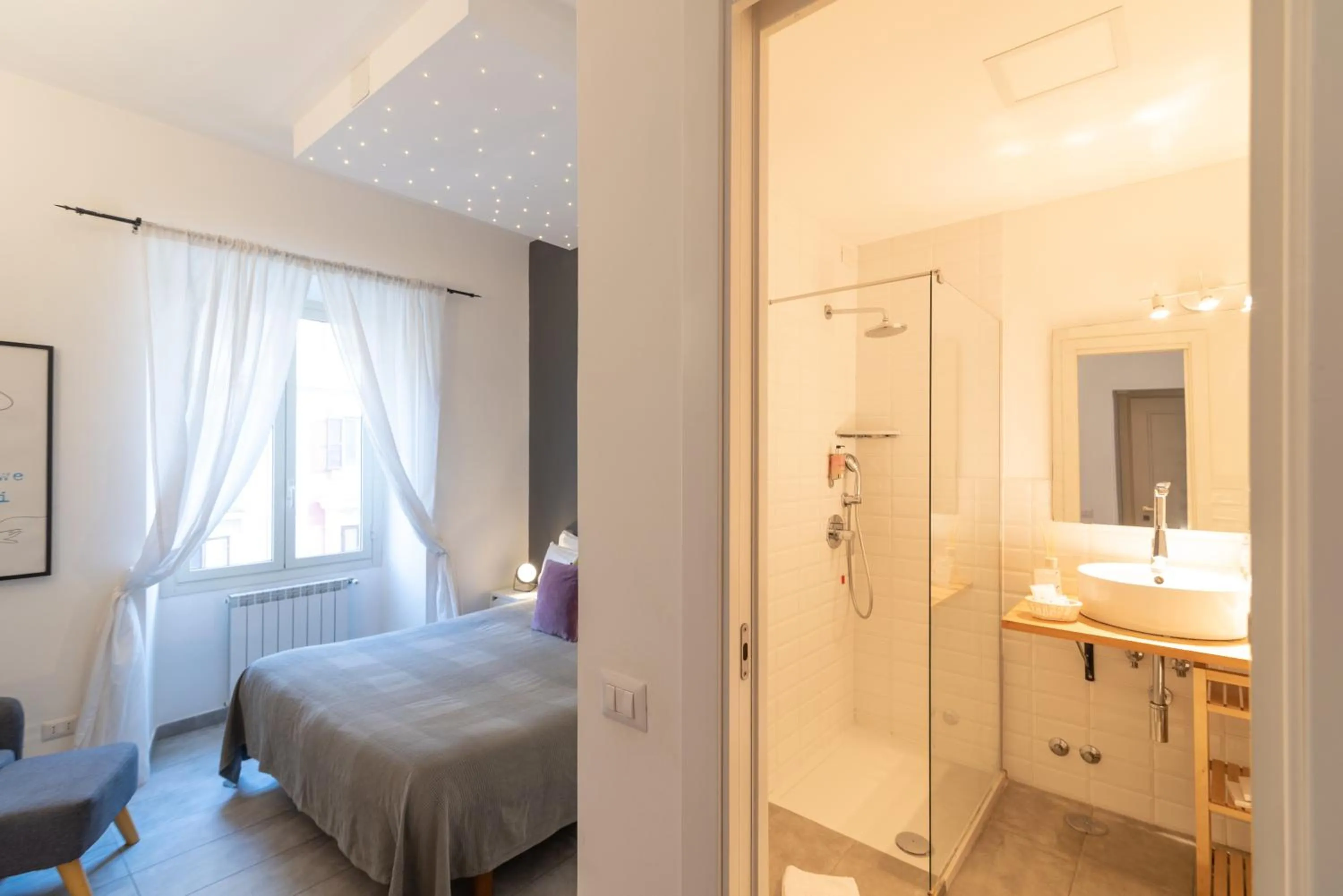 Shower, Bed in La Casa Di Amy