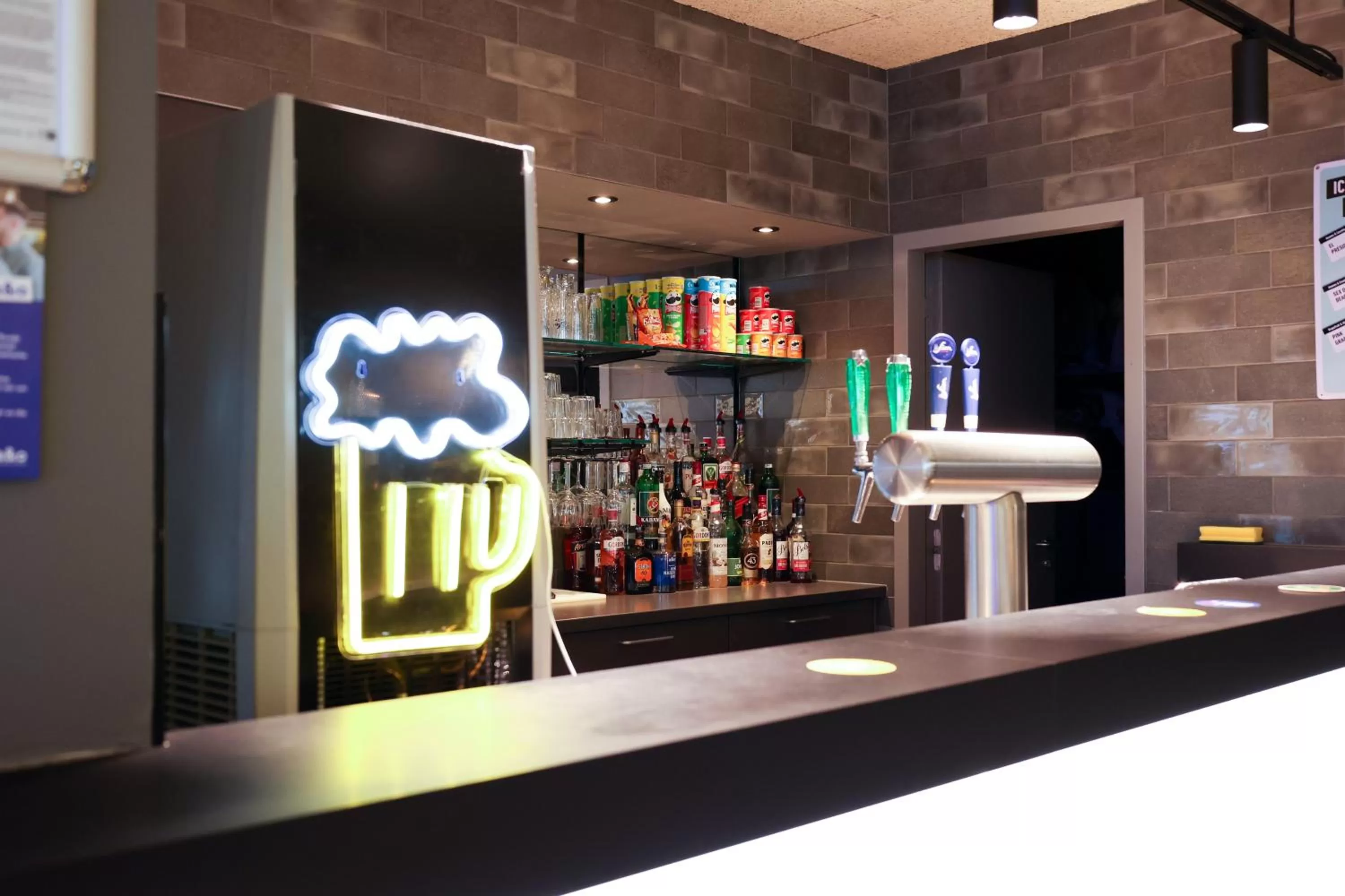 Lounge or bar in a&o Köln Neumarkt