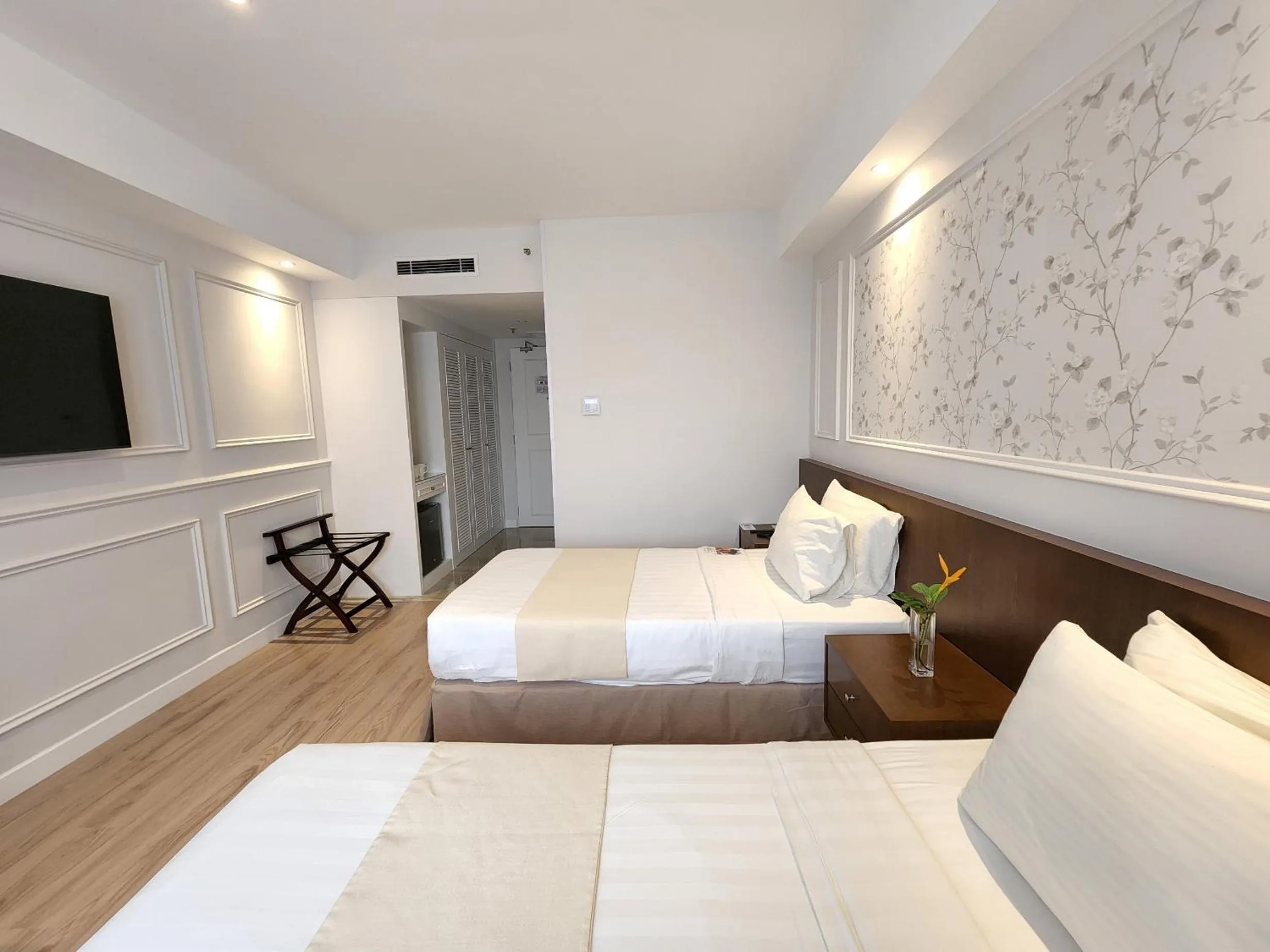 Bed in The Palace Hotel Kota Kinabalu