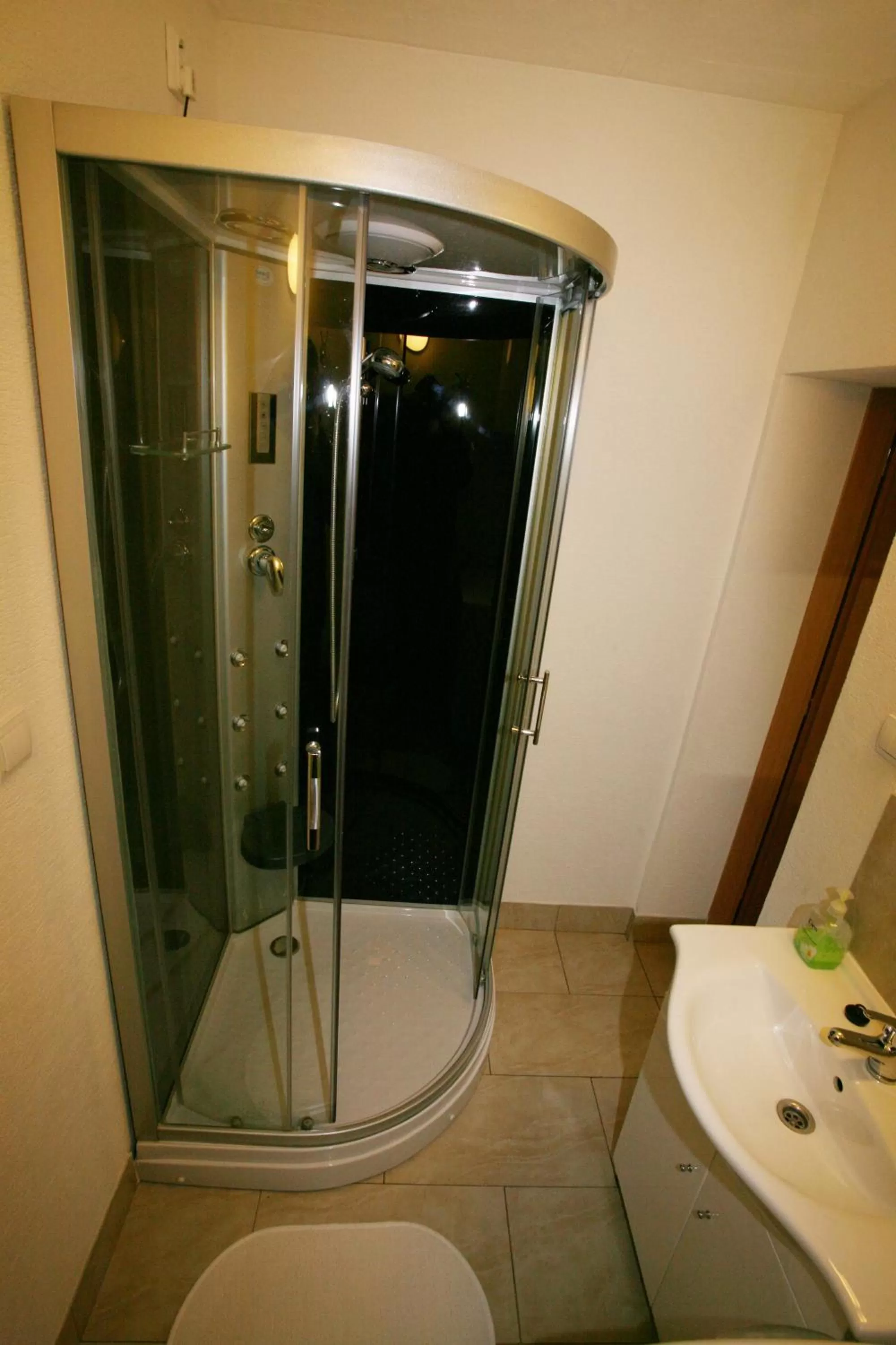 Bathroom in Spa & Pool Apartment Hotel - Restaurant VILLA IVICA