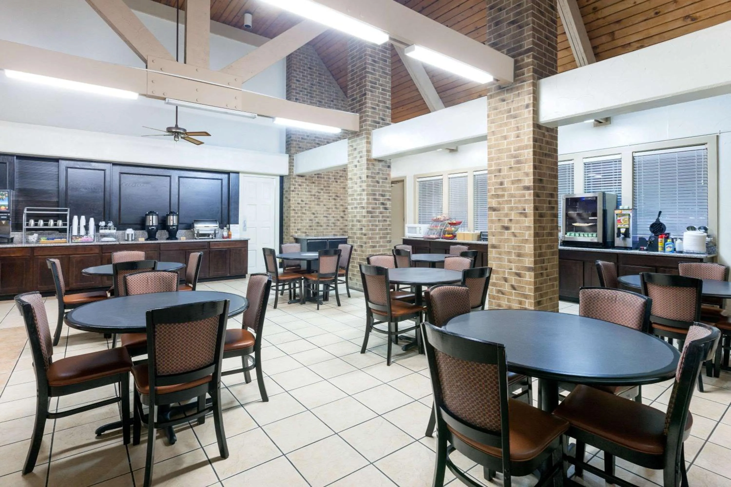 Restaurant/places to eat in Hawthorn Extended Stay by Wyndham Richardson