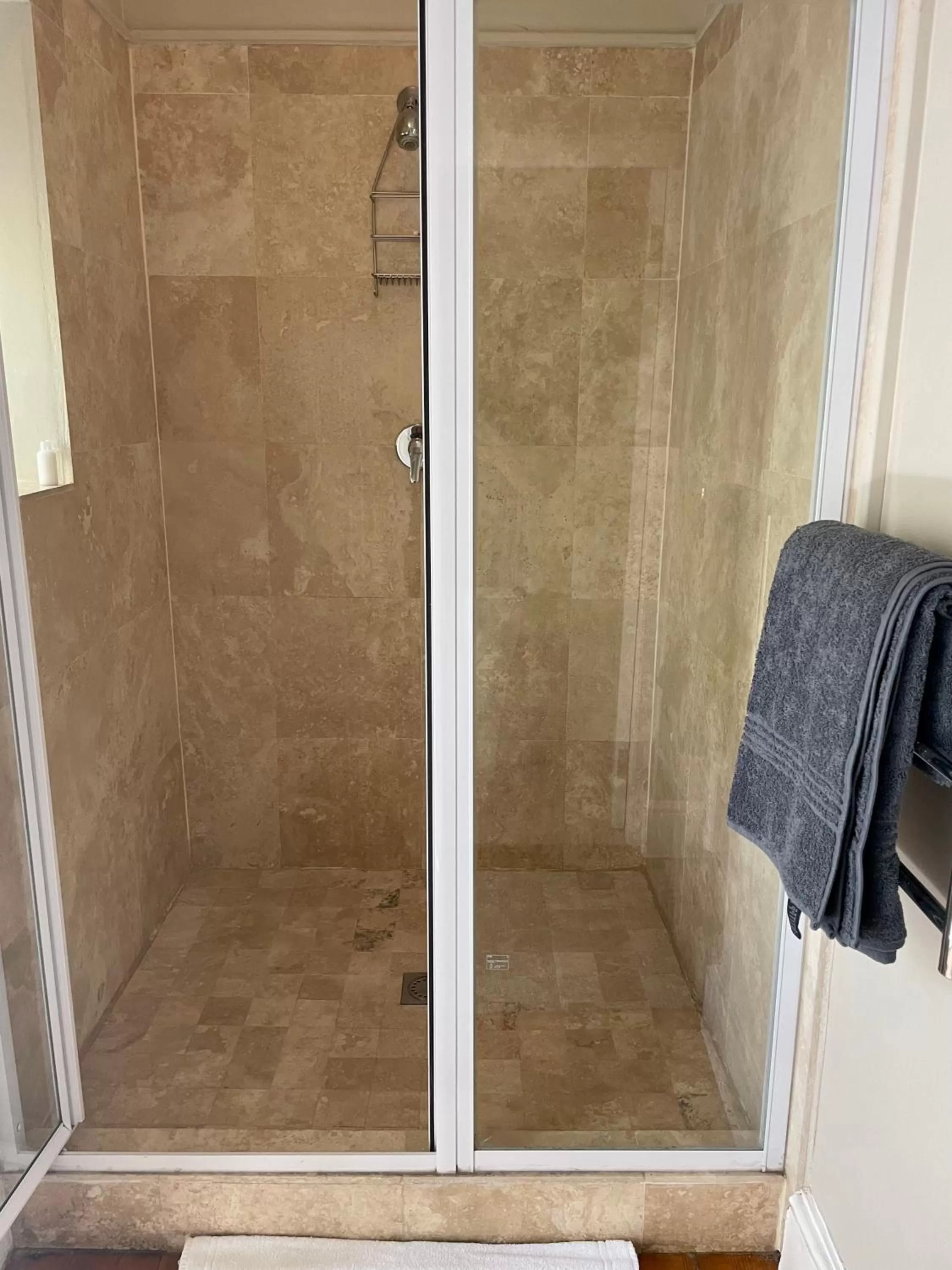 Shower in 11 WESTCLIFF RENTALS