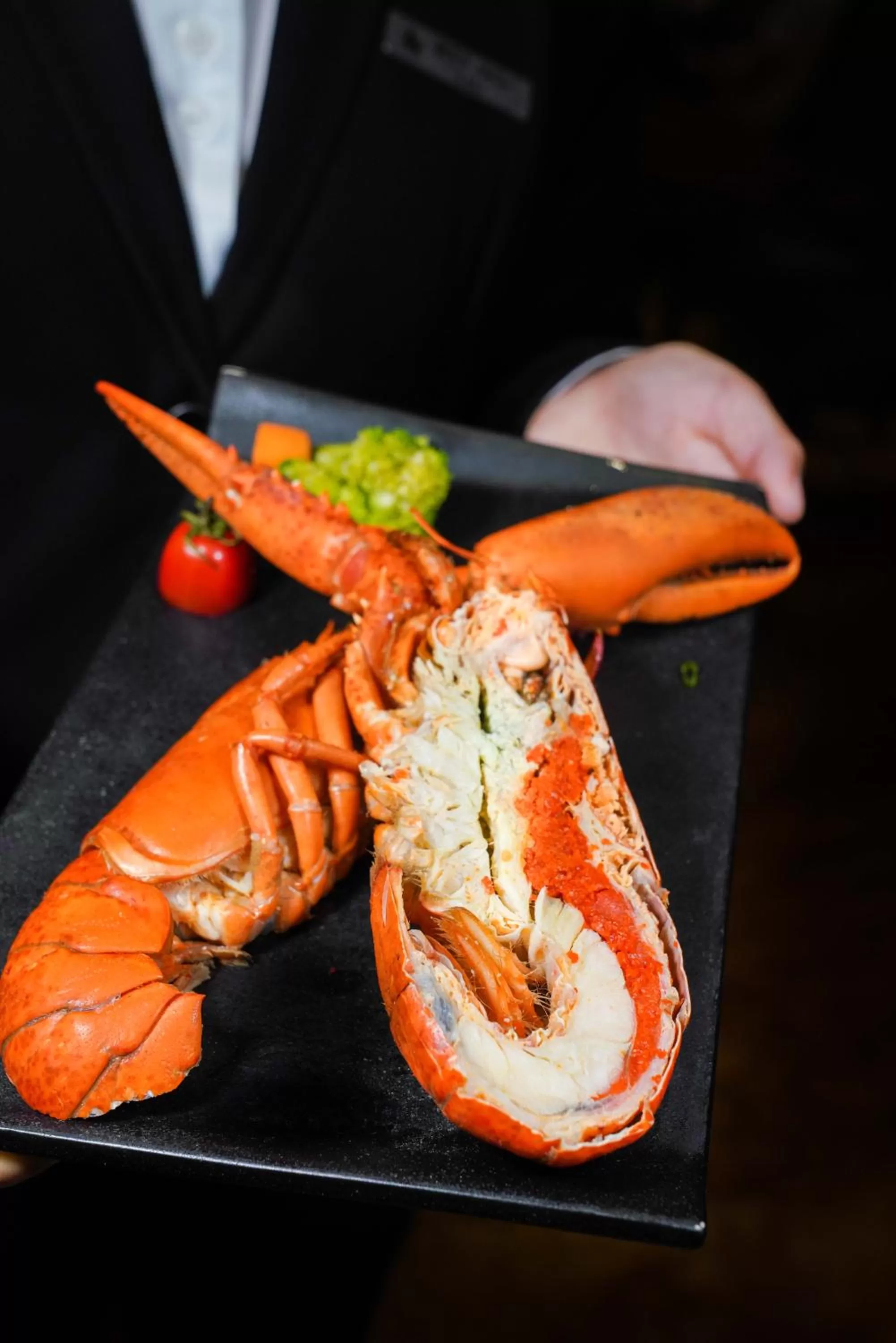 Food in Crowne Plaza Shenzhen Futian, Near to Shenzhen Convention&Exhibition Centre, Shenzhen Stock Exchange and Shenzhen Civic Center, Outdoor Heated Pool