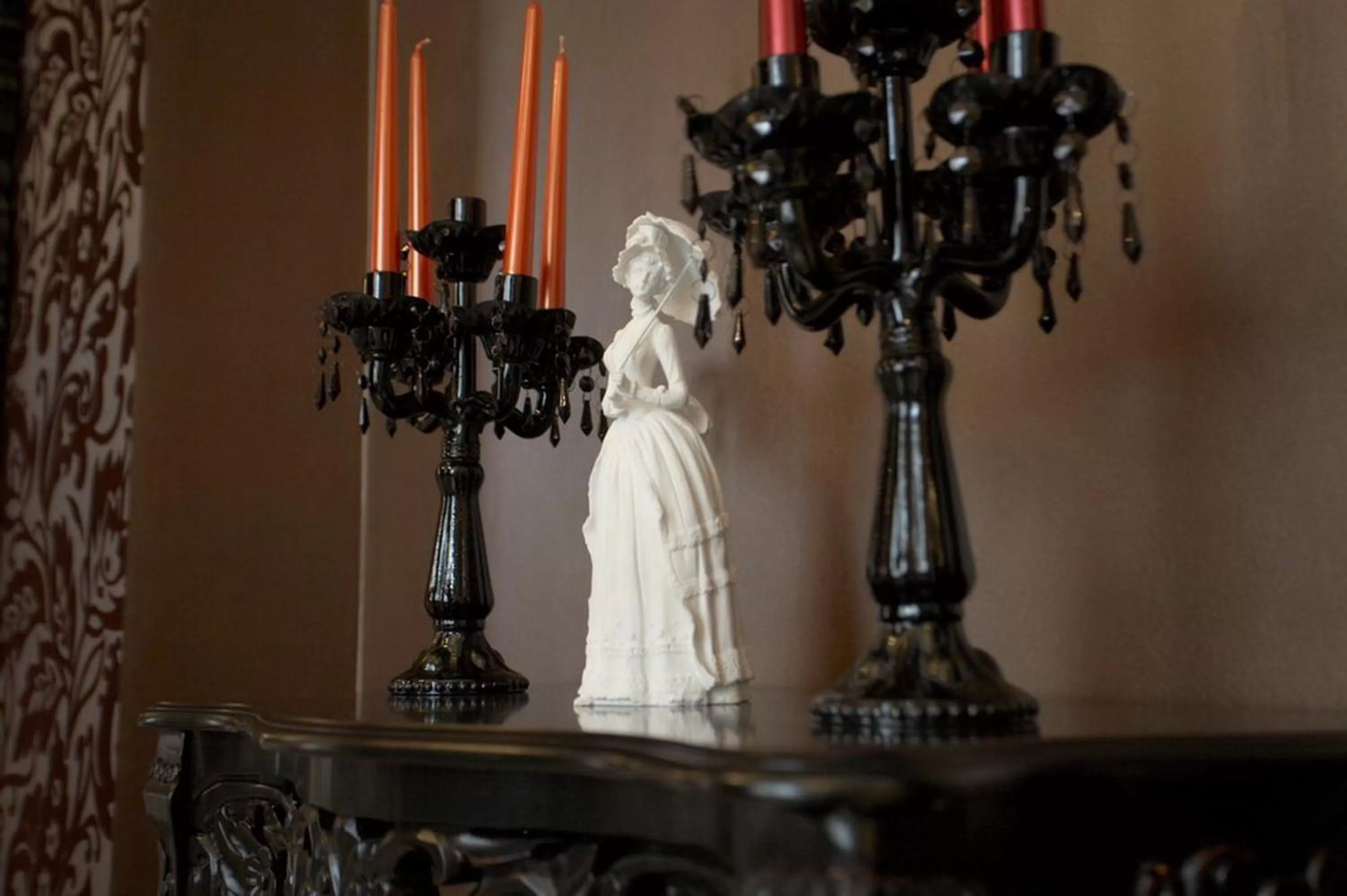 Communal lounge/ TV room in Weekend Boutique Hotel