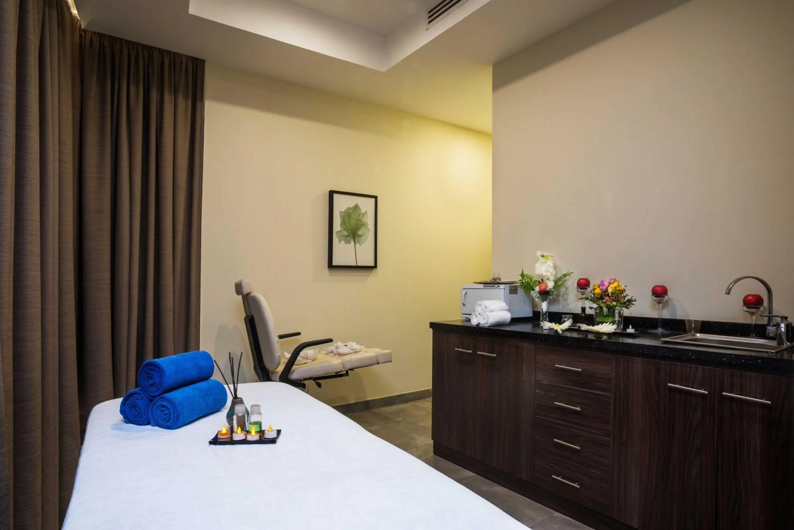 Spa and wellness centre/facilities, Bed in Gloria Inn Riyadh