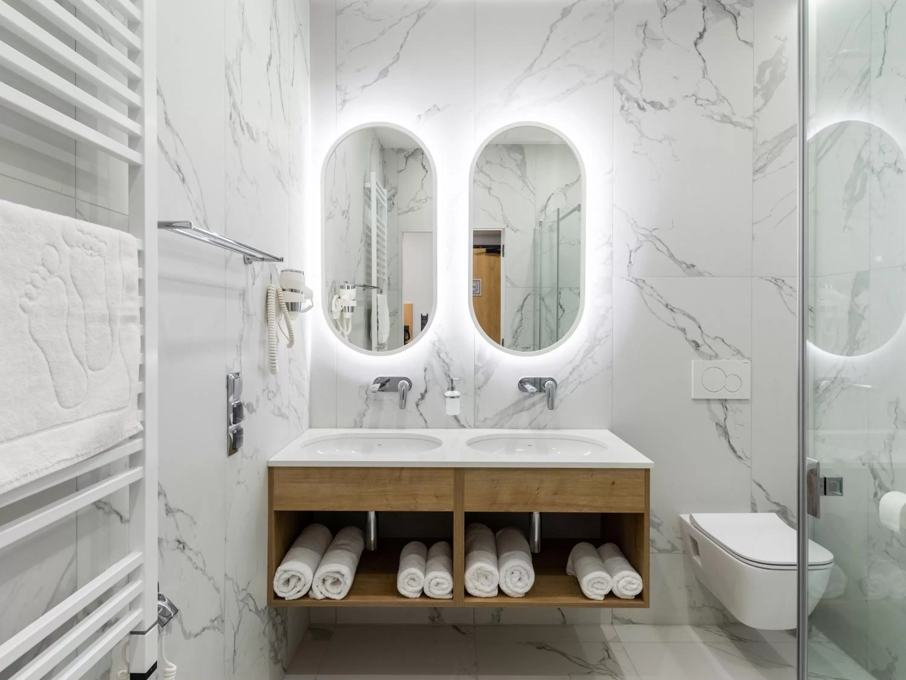 Shower in SQUARE APARTMENTS GDYNIA