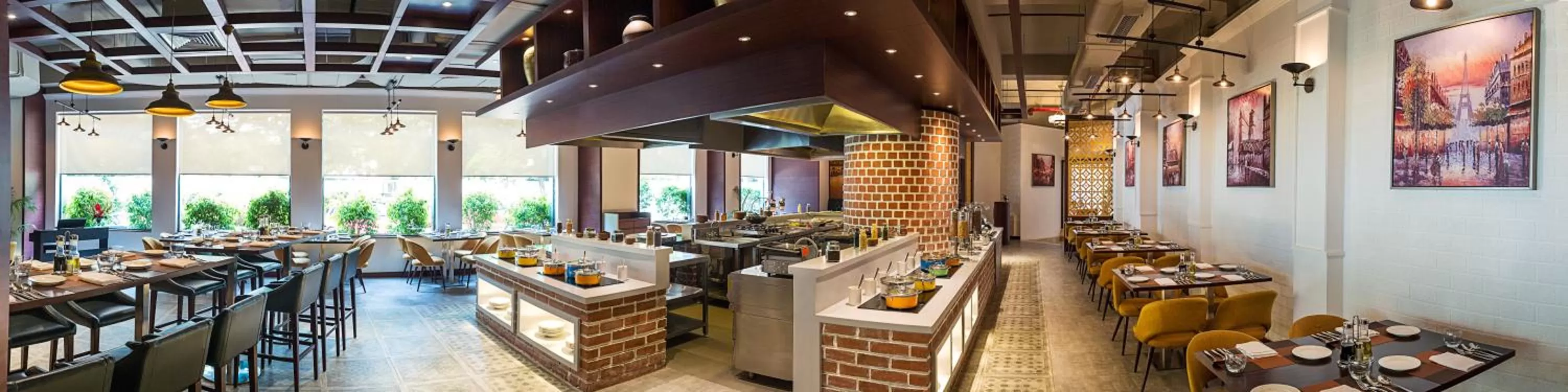 Restaurant/places to eat in The Accord Metropolitan