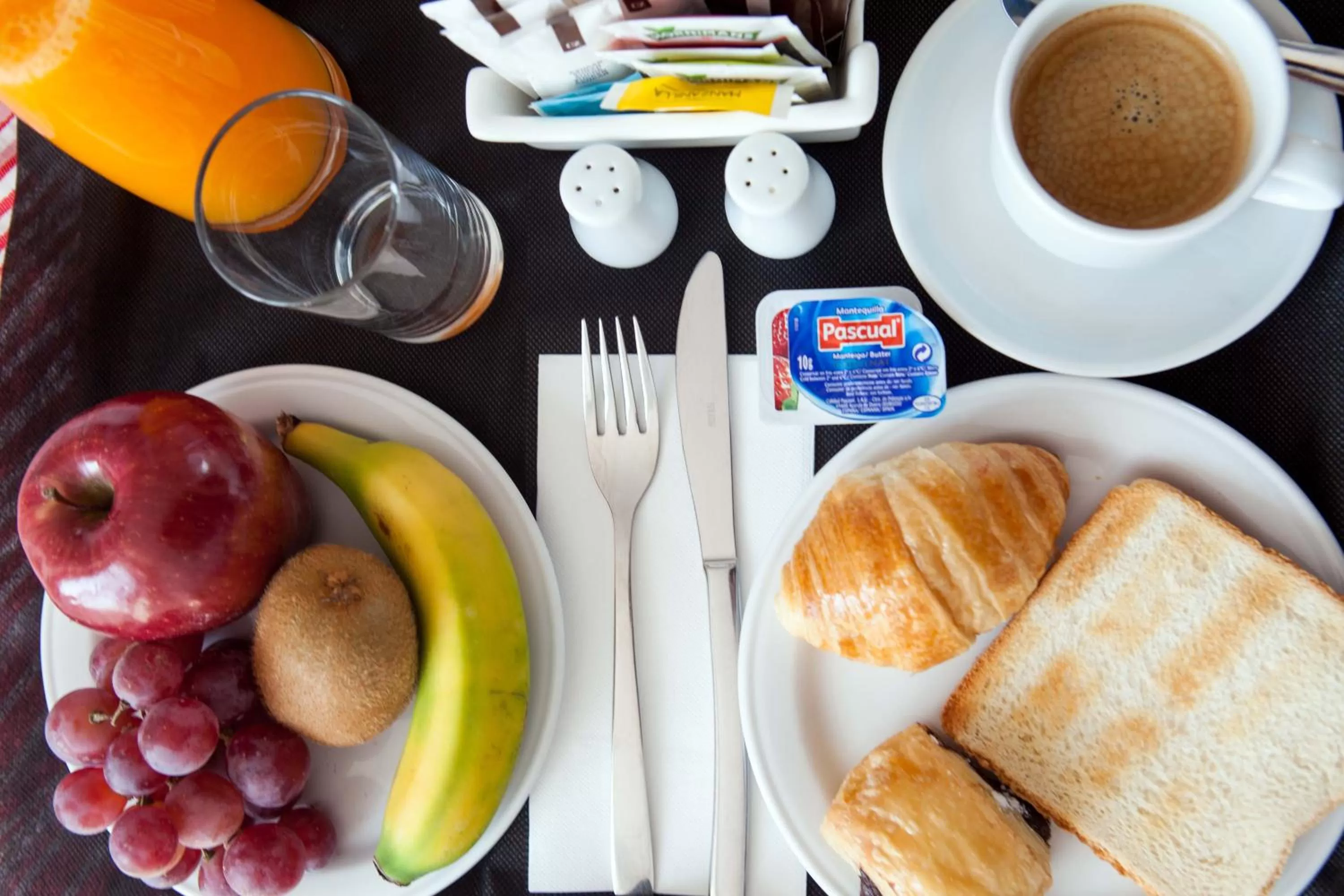 Continental breakfast in Soho Boutique Congreso