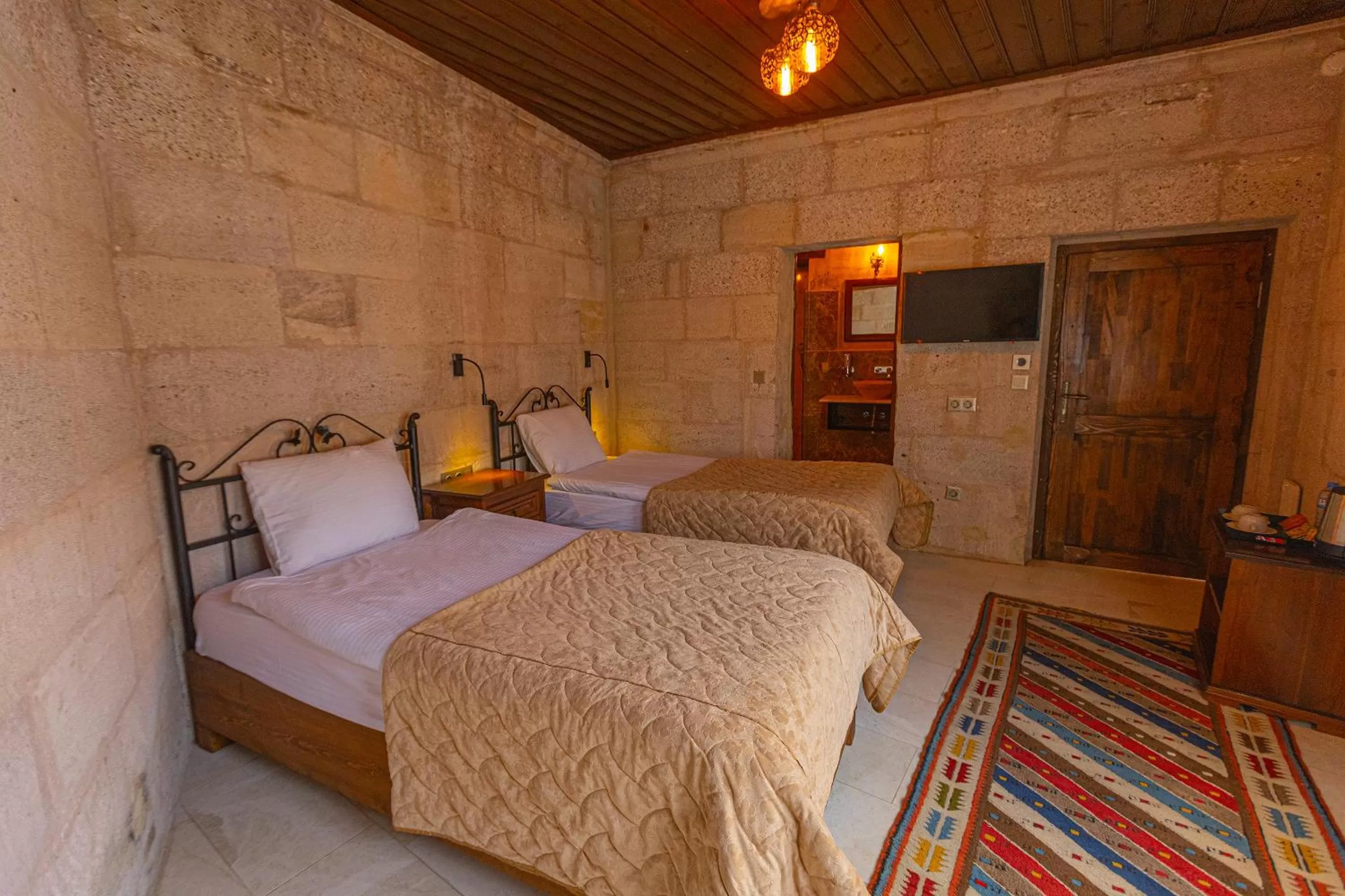 Bedroom, Bed in Taskonak Hotel