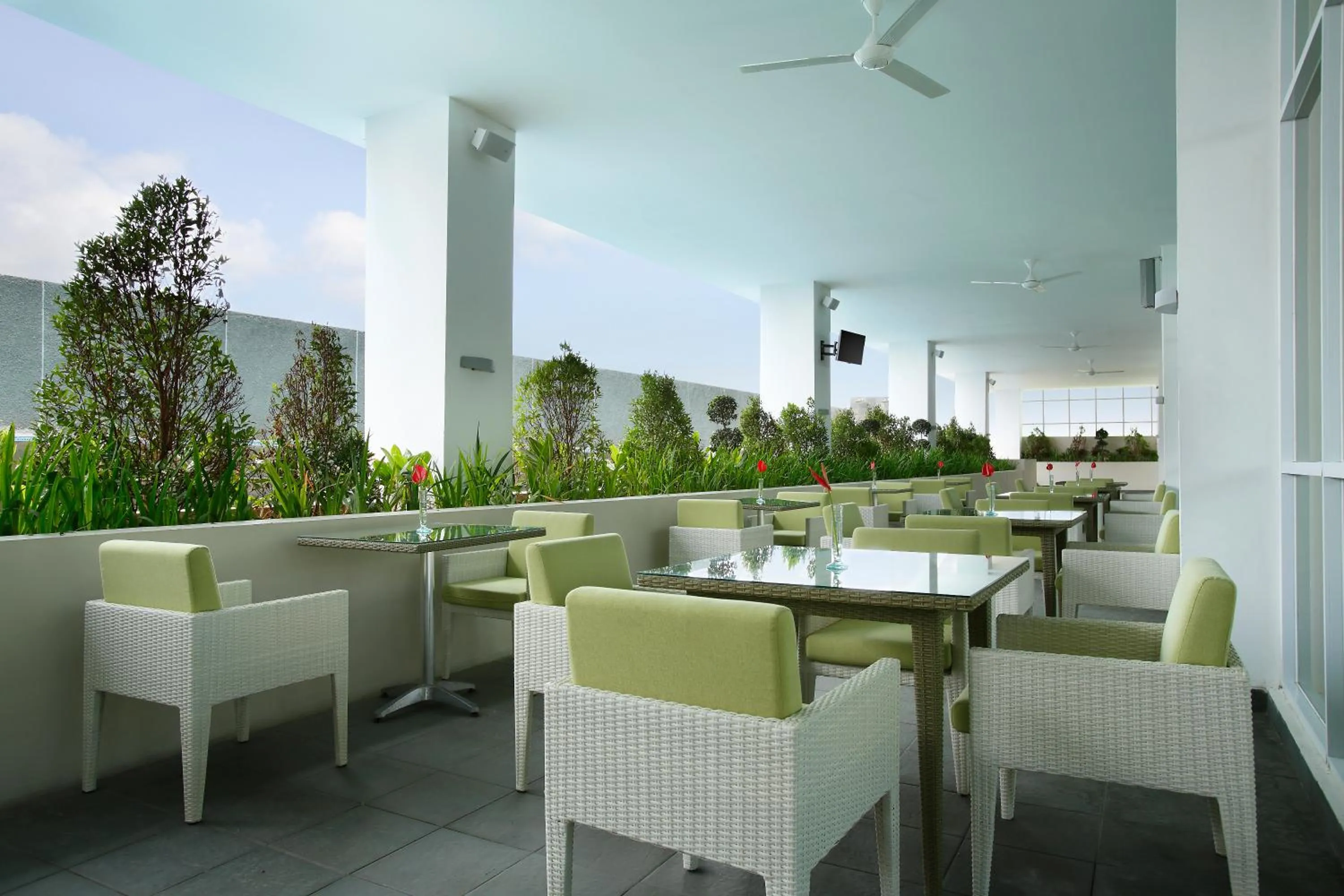 Restaurant/places to eat in Hotel Santika Cikarang