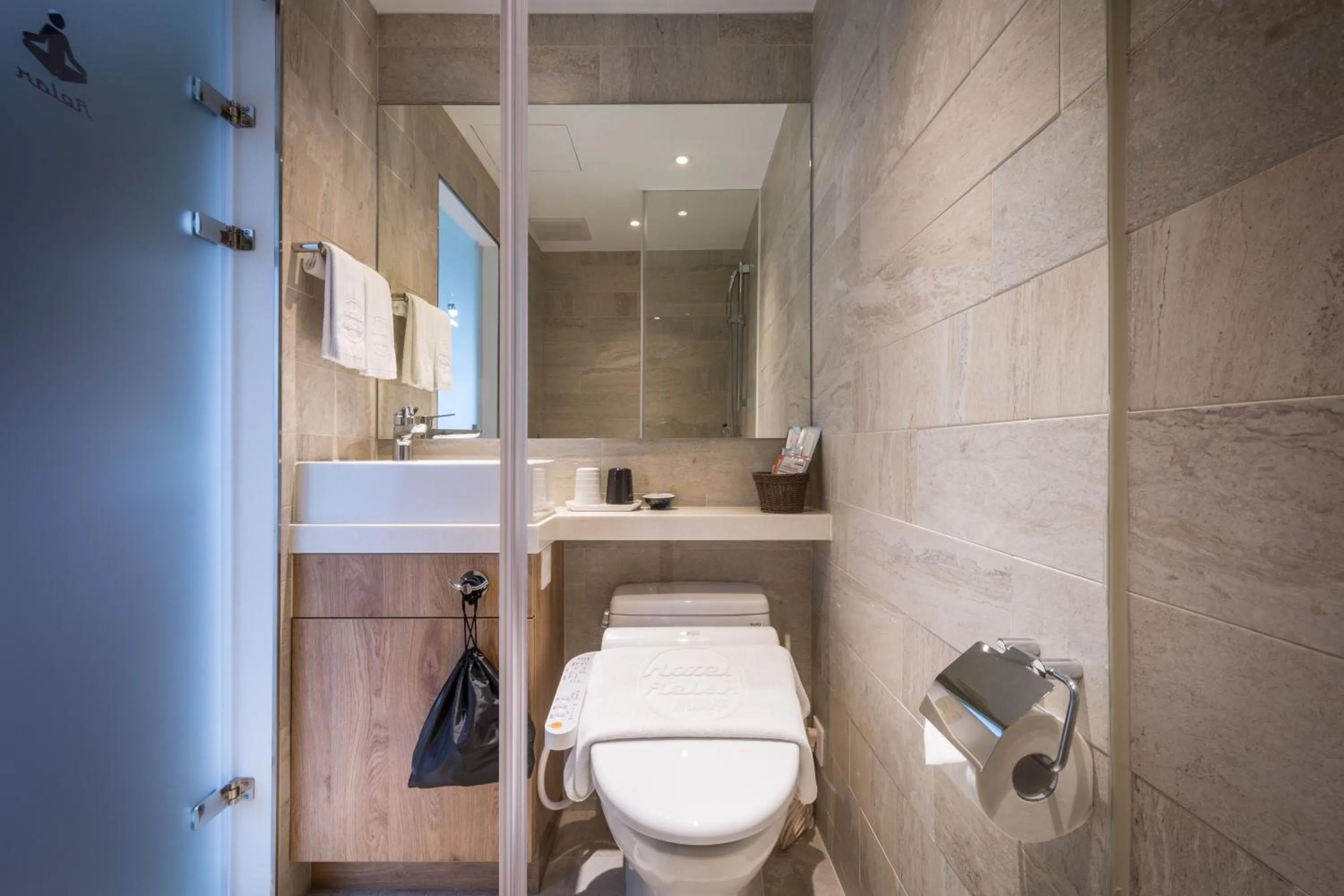 Bathroom in Hotel Relax 5