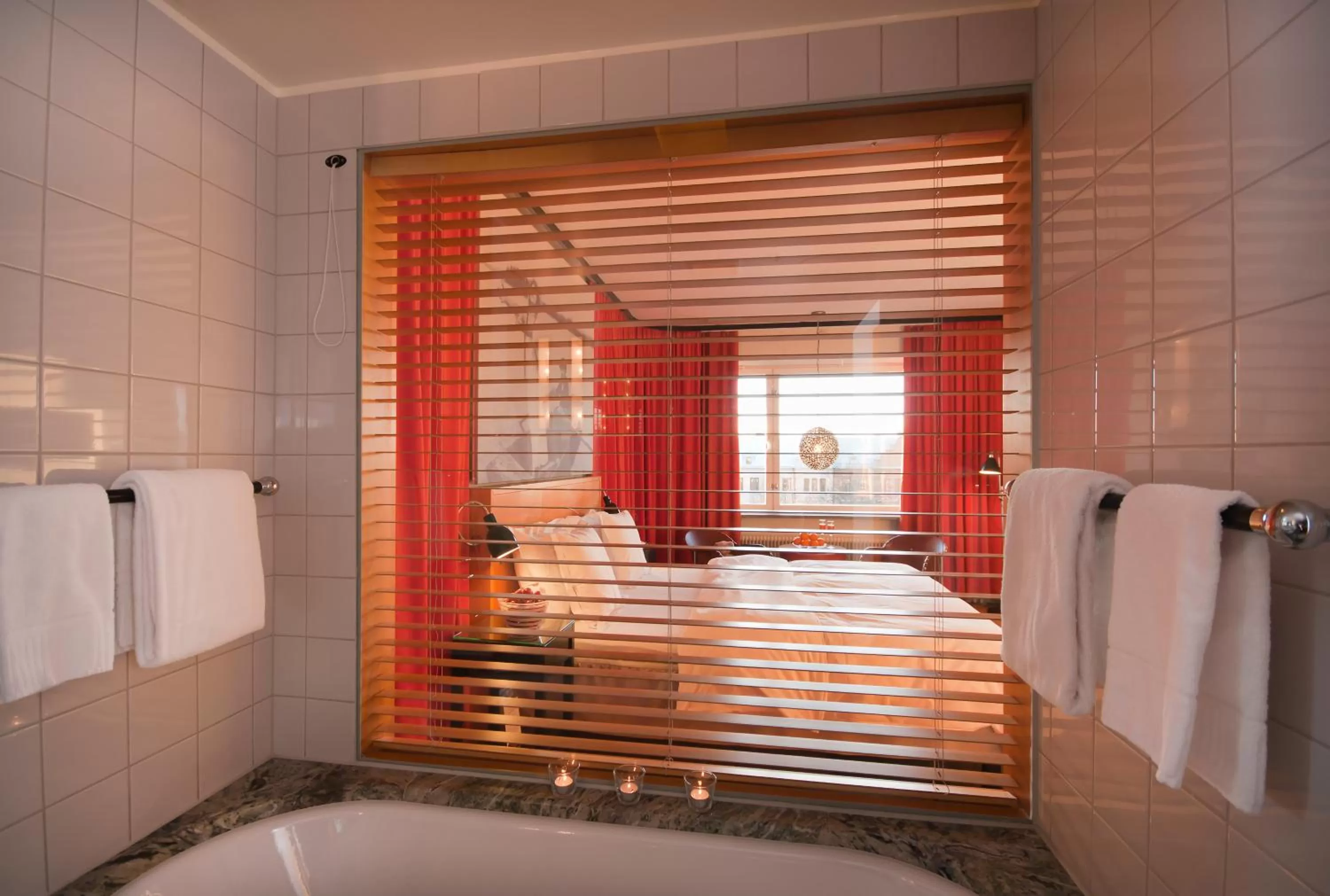 Bathroom, Bed in Hotel Rival