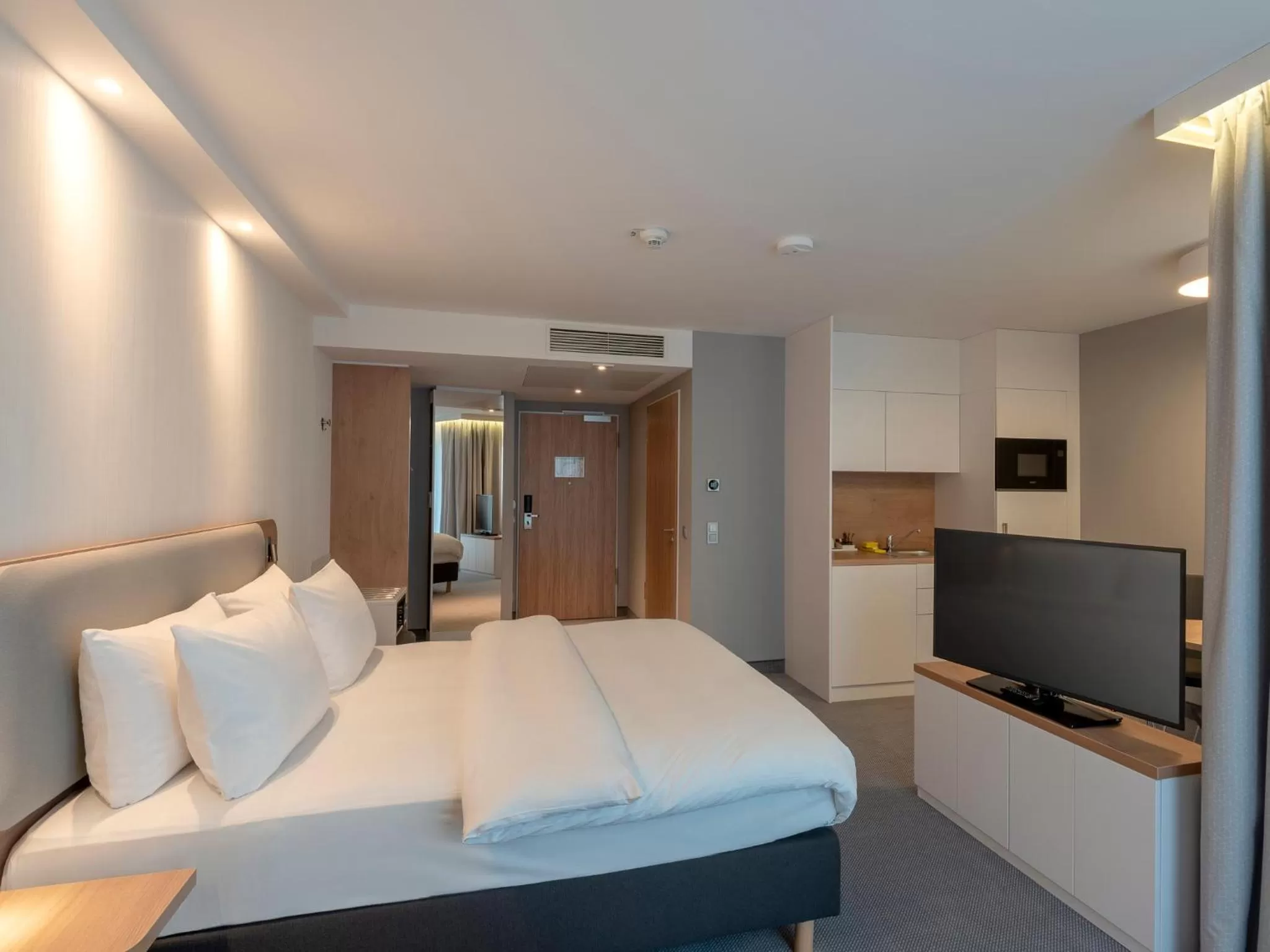 Bed in Holiday Inn Express - Offenbach by IHG