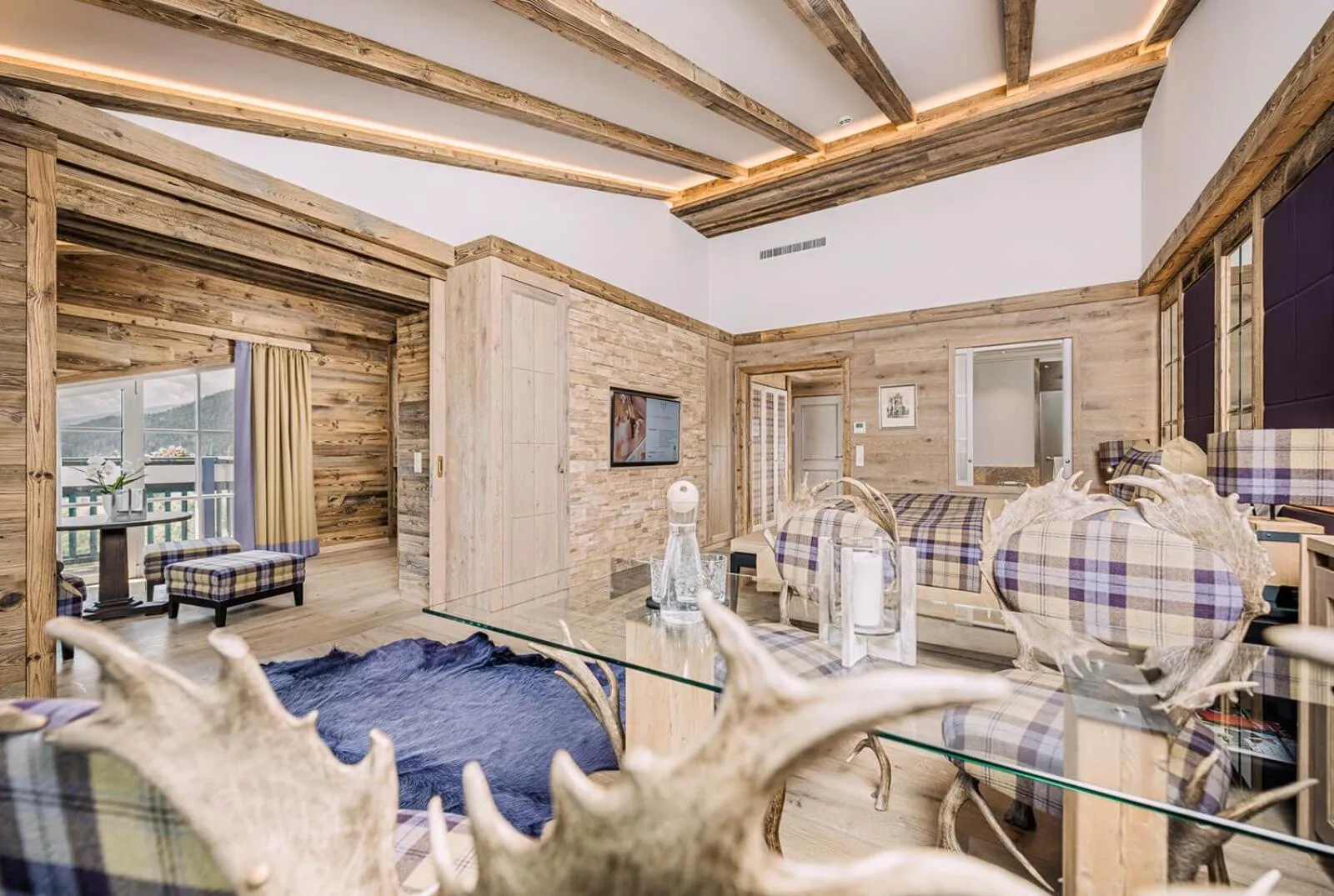 Bed in Astoria Resort