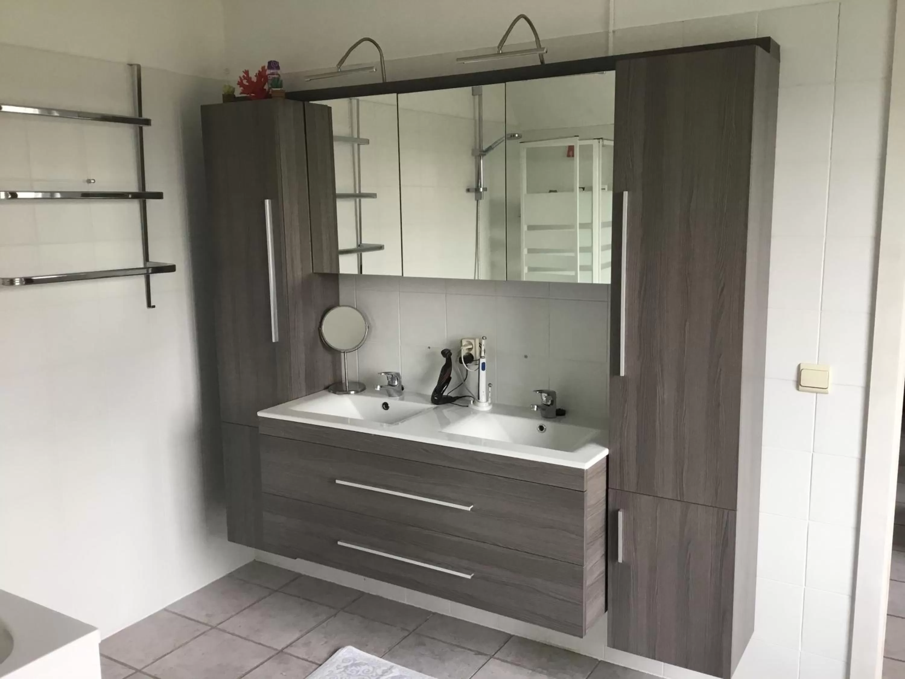 Bathroom in casa matteo de haan Grote straat 152