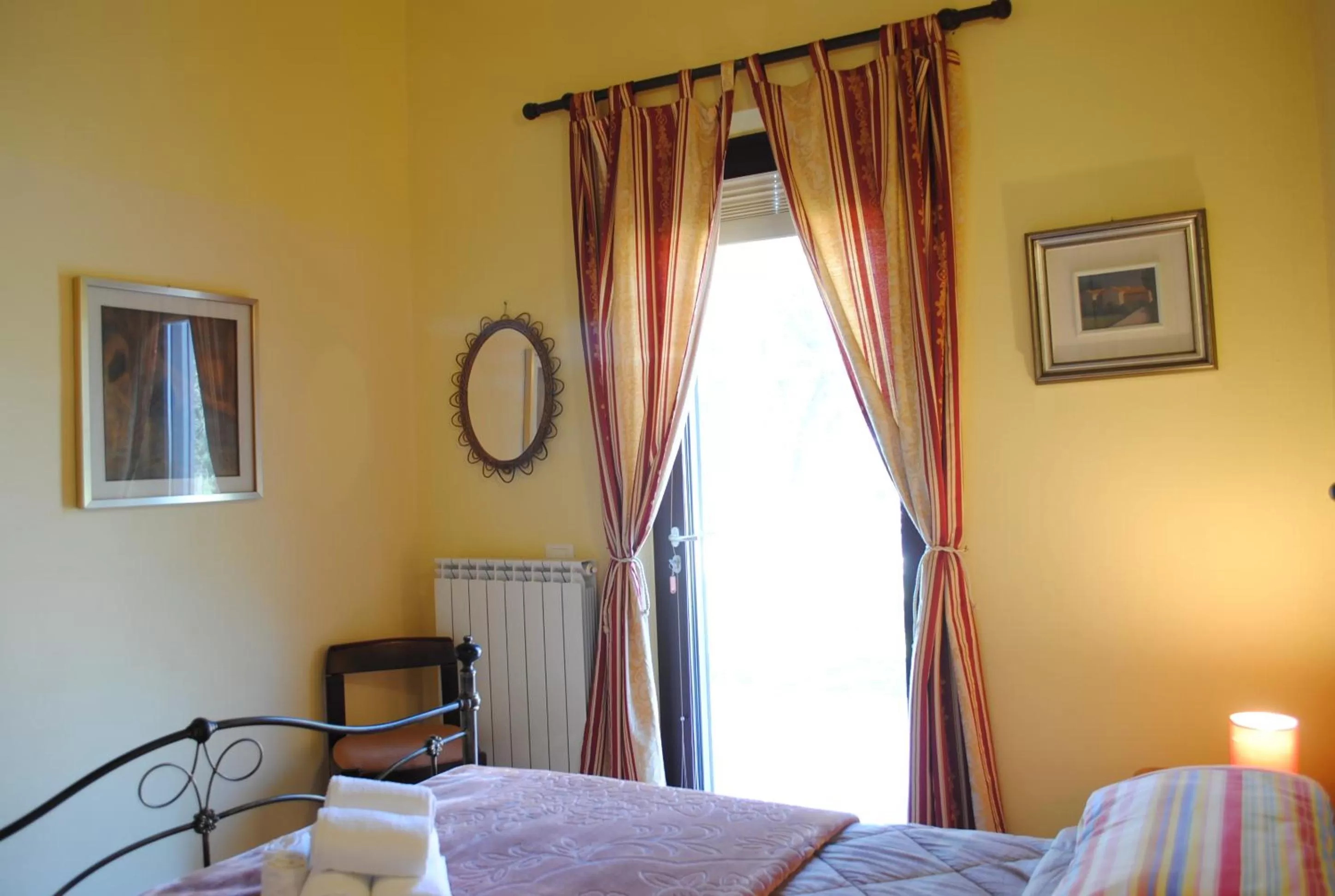 Bedroom, Bed in AGRITURISMO MELOGRANO D'ORO