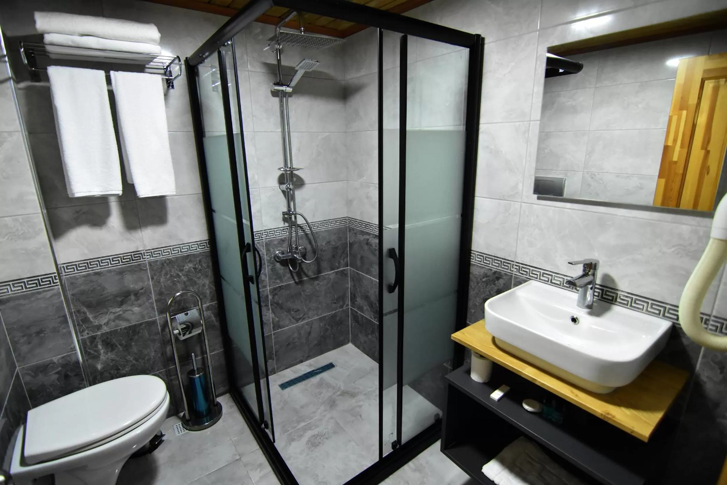 Bathroom in Sandal Otel