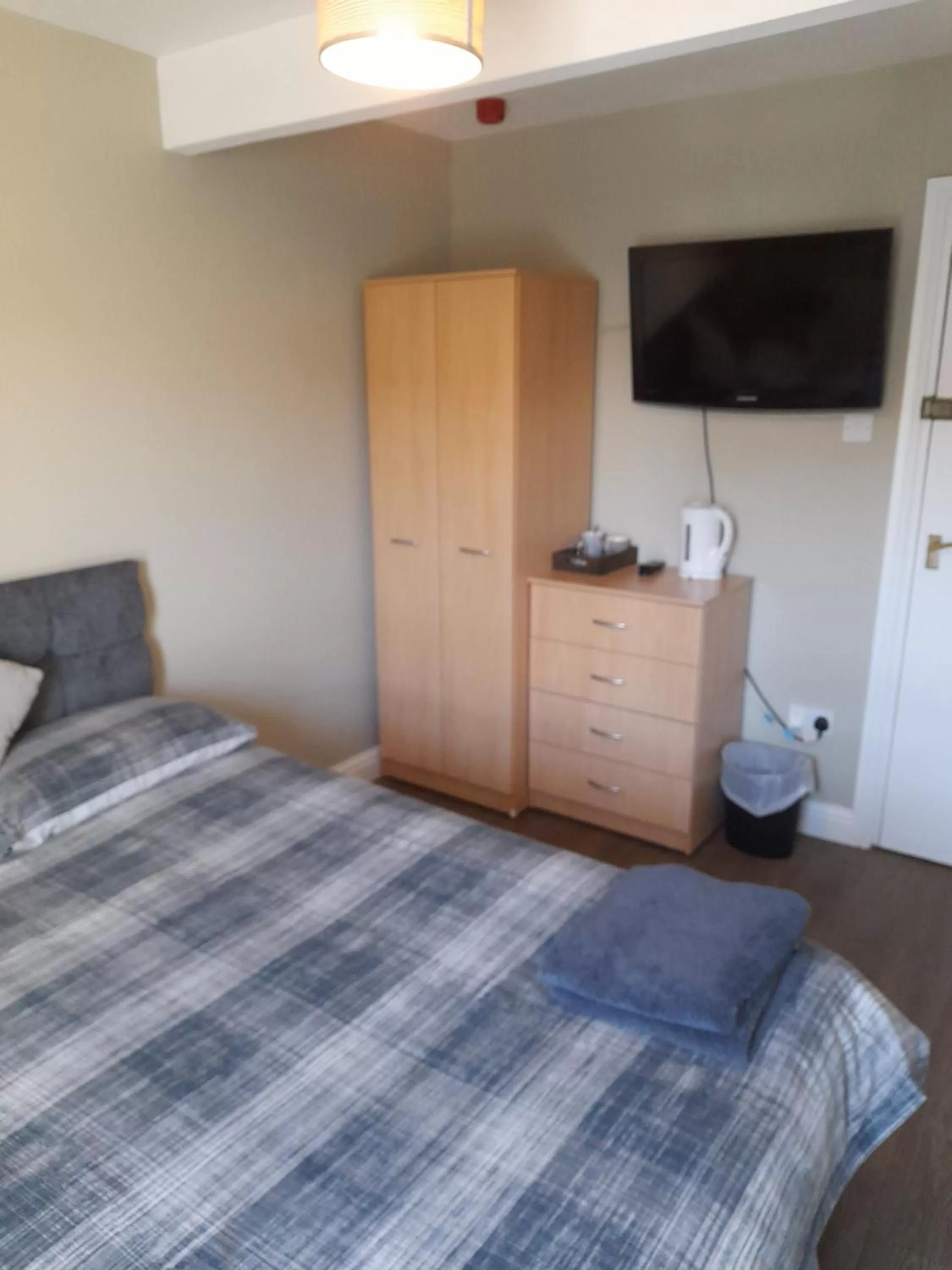 Bedroom, Bed in Black Bull Inn