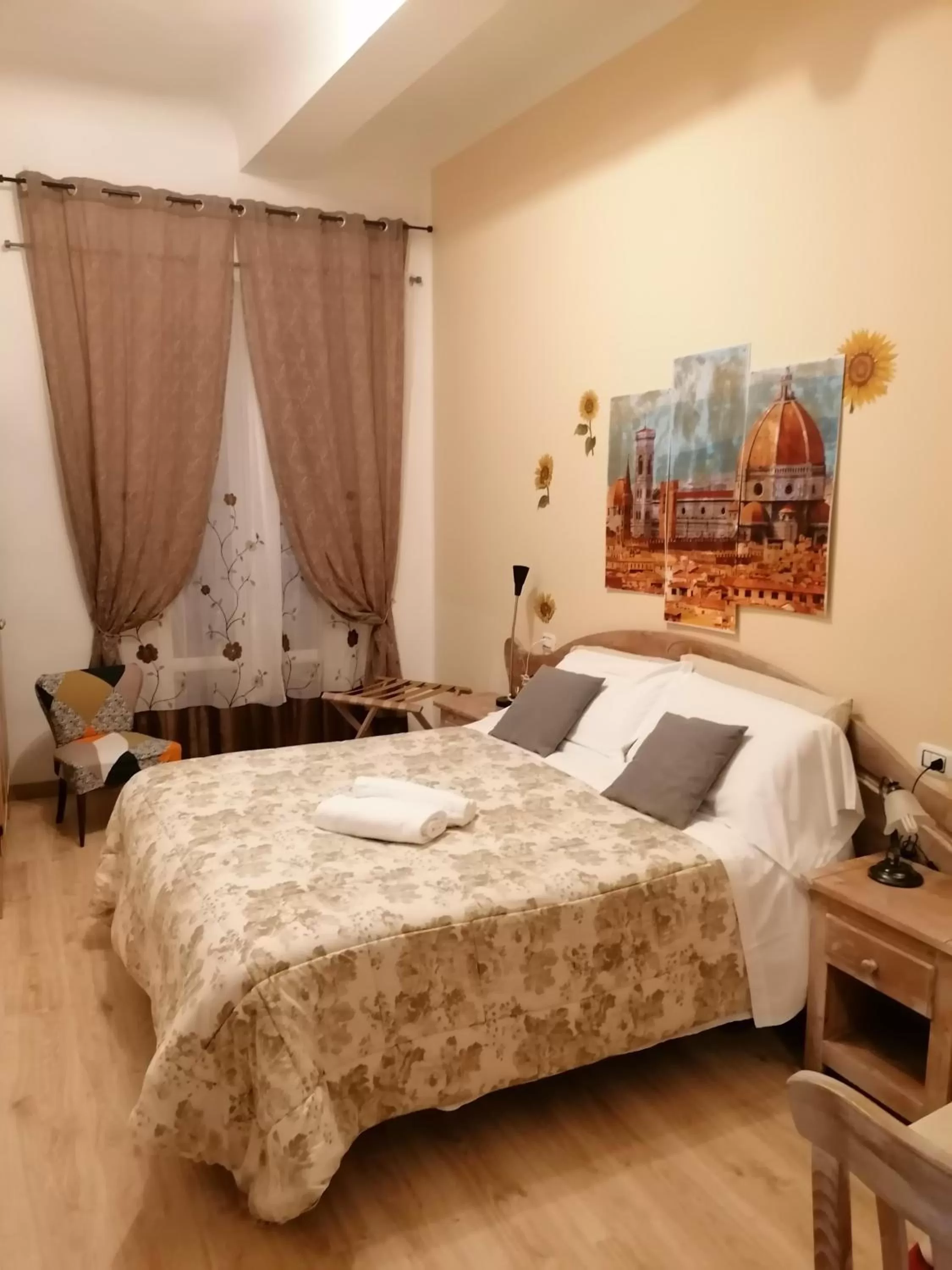 Photo of the whole room, Bed in Cicerone Guest House