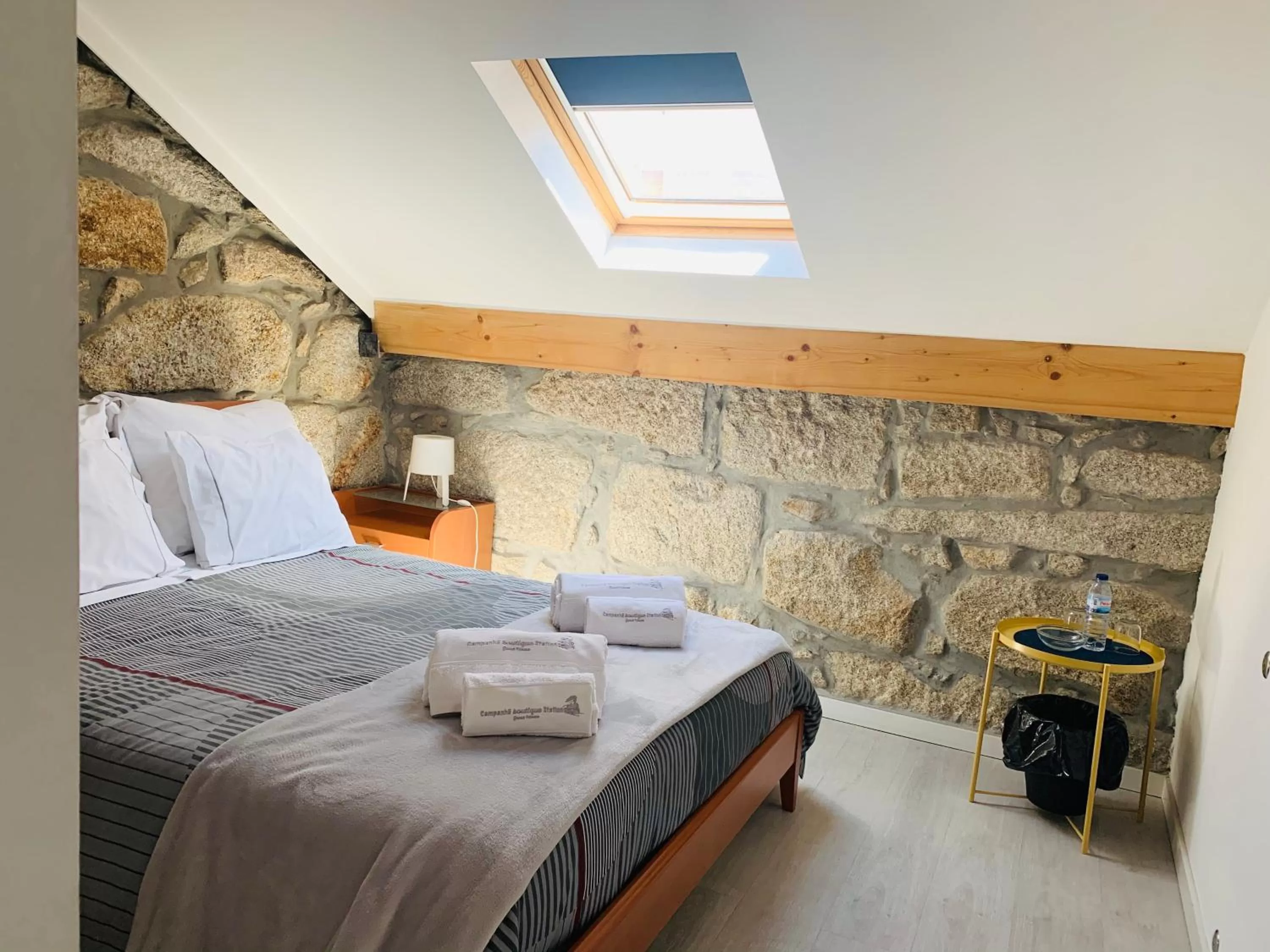 Decorative detail, Bed in Campanhã Boutique Station