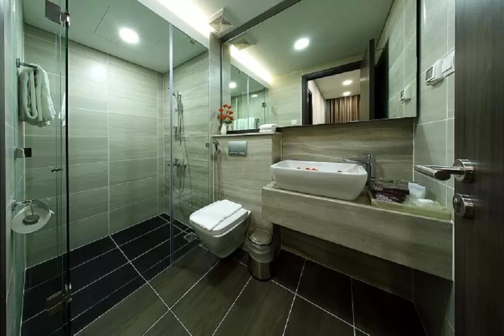 Shower in Aurora Western Village