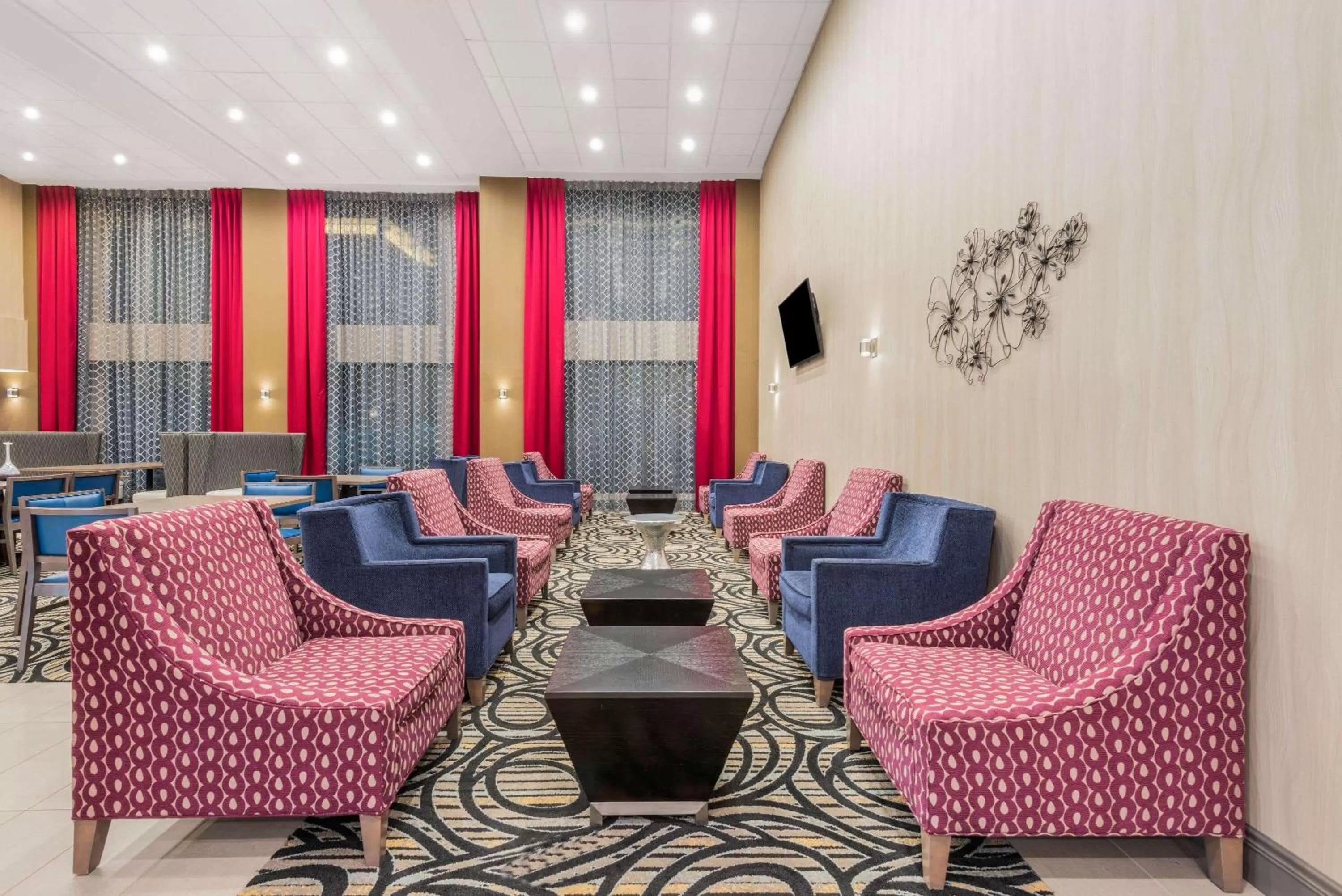 Lobby or reception in La Quinta by Wyndham Aberdeen-APG